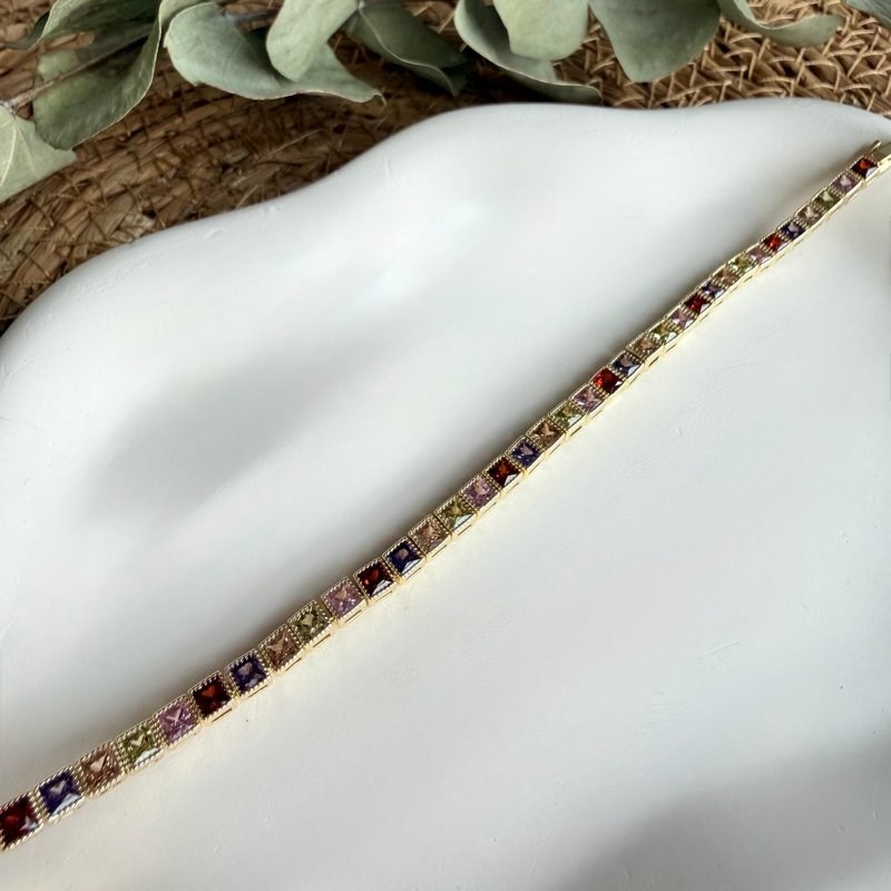 Renkli Kare Taşlı Tamtur Bileklik (17+2 cm)