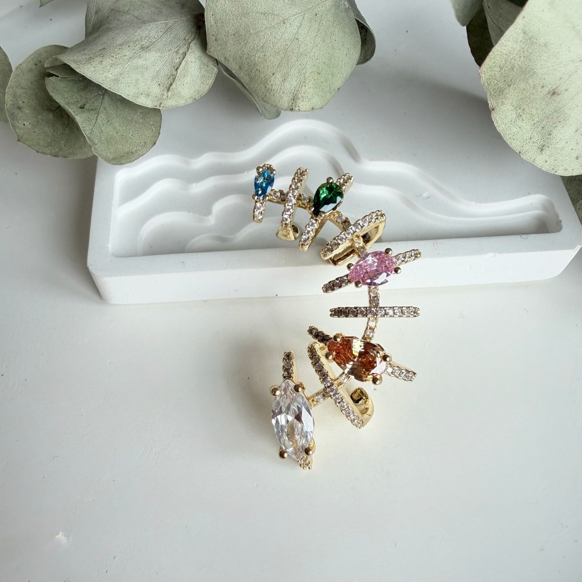 Renkli Taşlı Gold Şık Earcuff