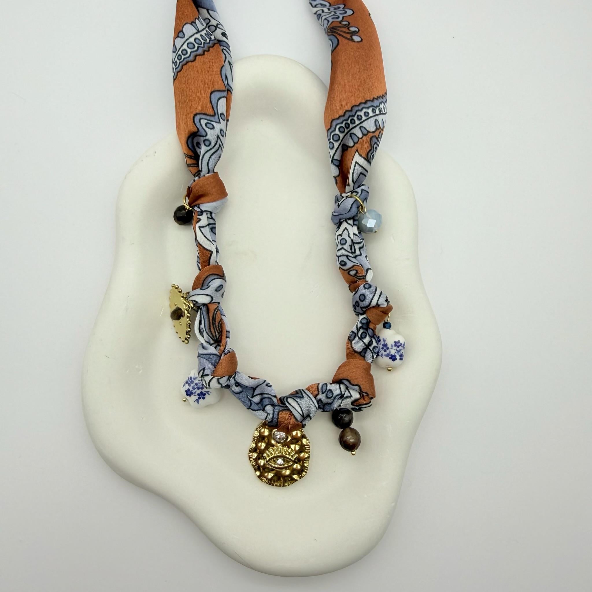 Seramik Charmlı Fular Kolye (47+7 cm)