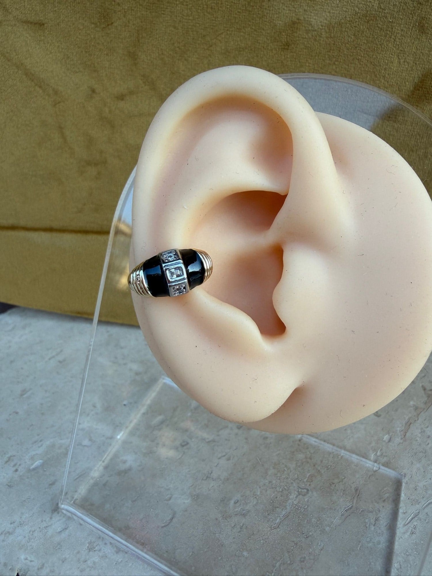Siyah Mine Taşlı Earcuff
