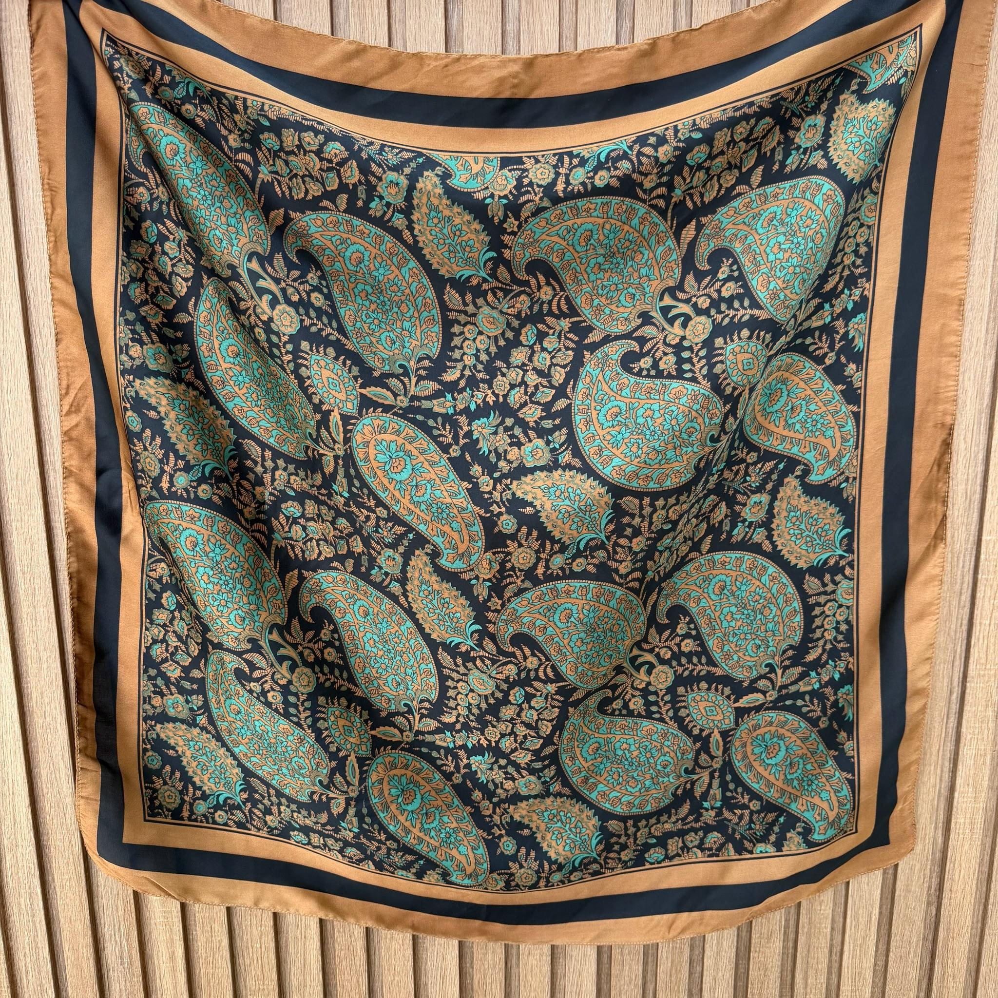 Siyah Turkuaz Desen Fular (70x70)