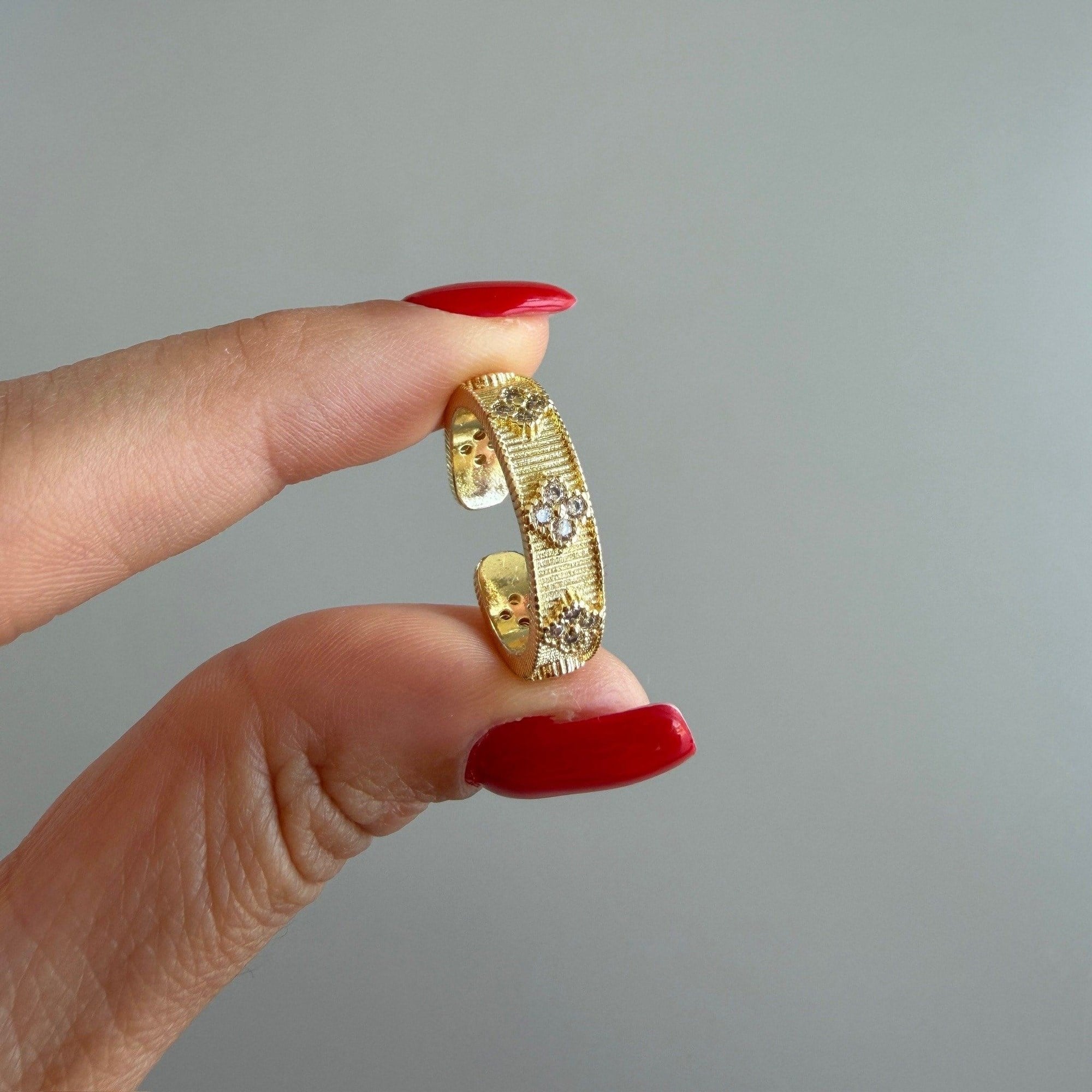 Taşlı Yonca Damgalı Gold Yüzük
