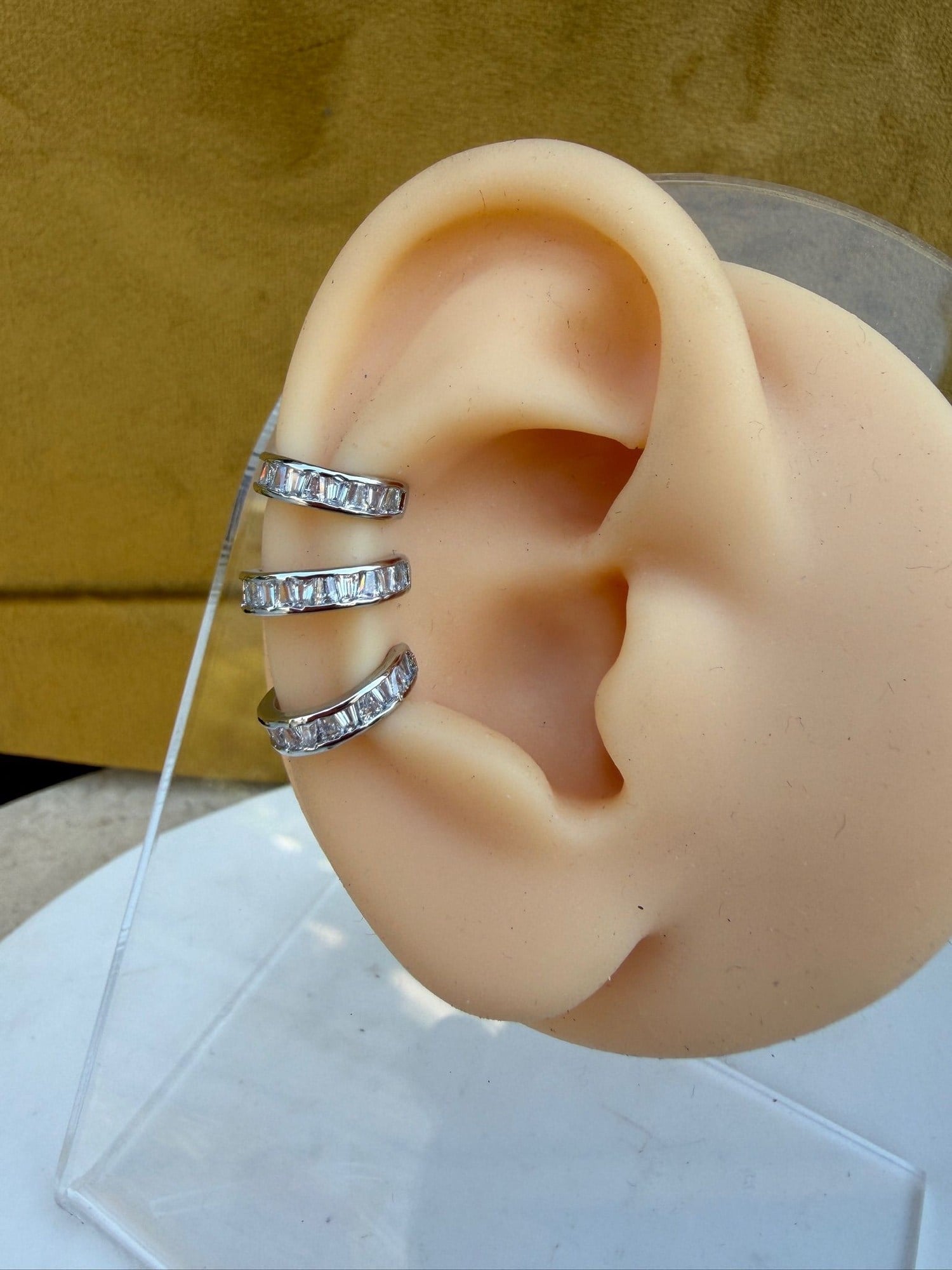 Üç Sıra Baget Taşlı Silver Earcuff