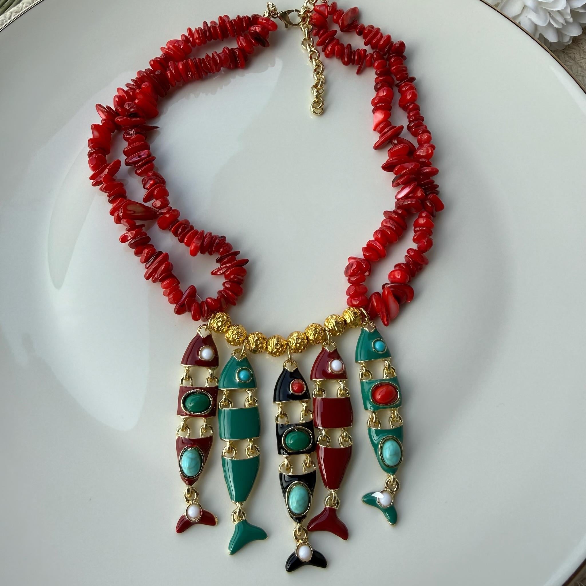 ZR Kırmızı Mercan Balıklı Kolye