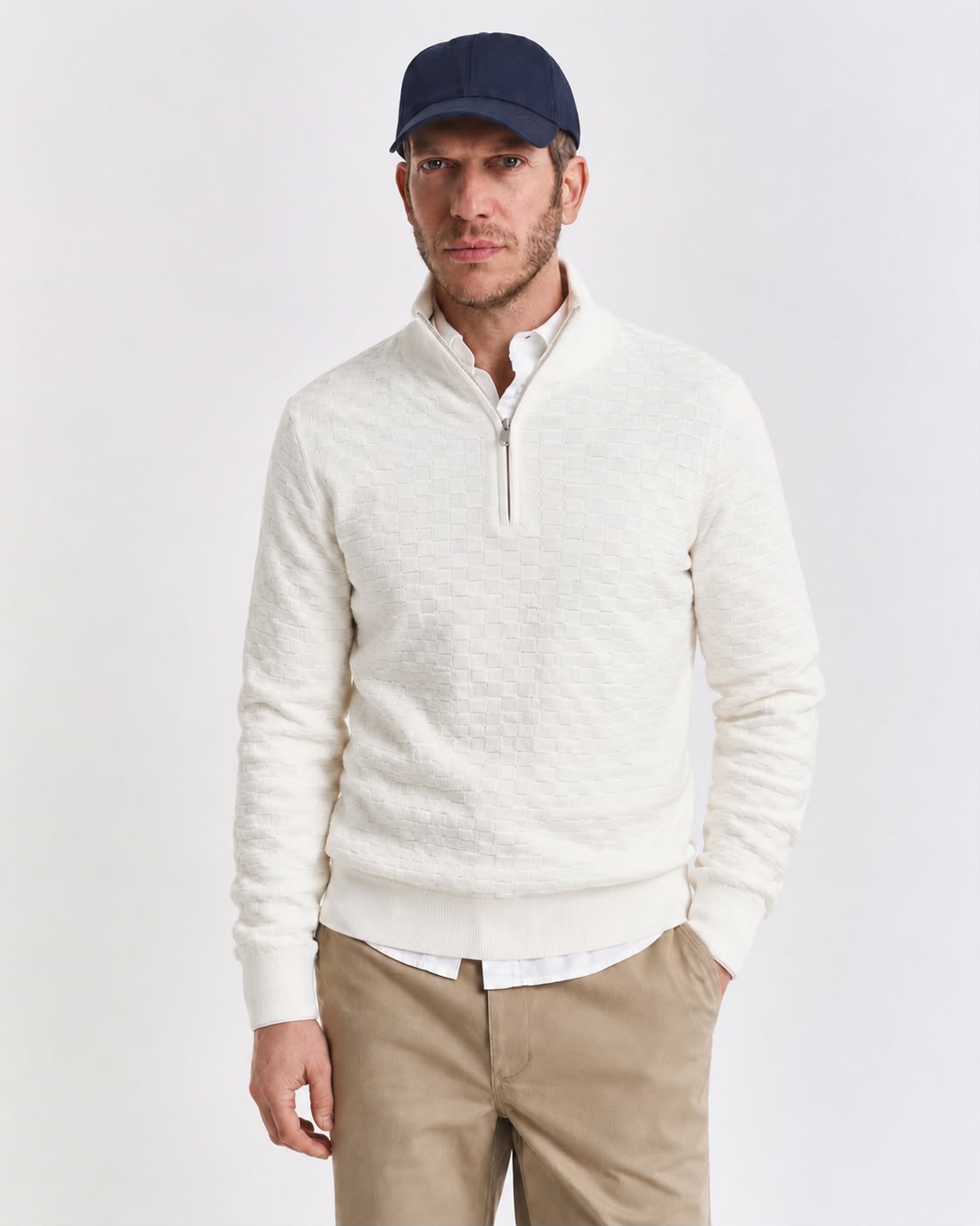 ERKEK DOKULU YARIM FERMUARLI BEYAZ TRİKO SWEATSHIRT 