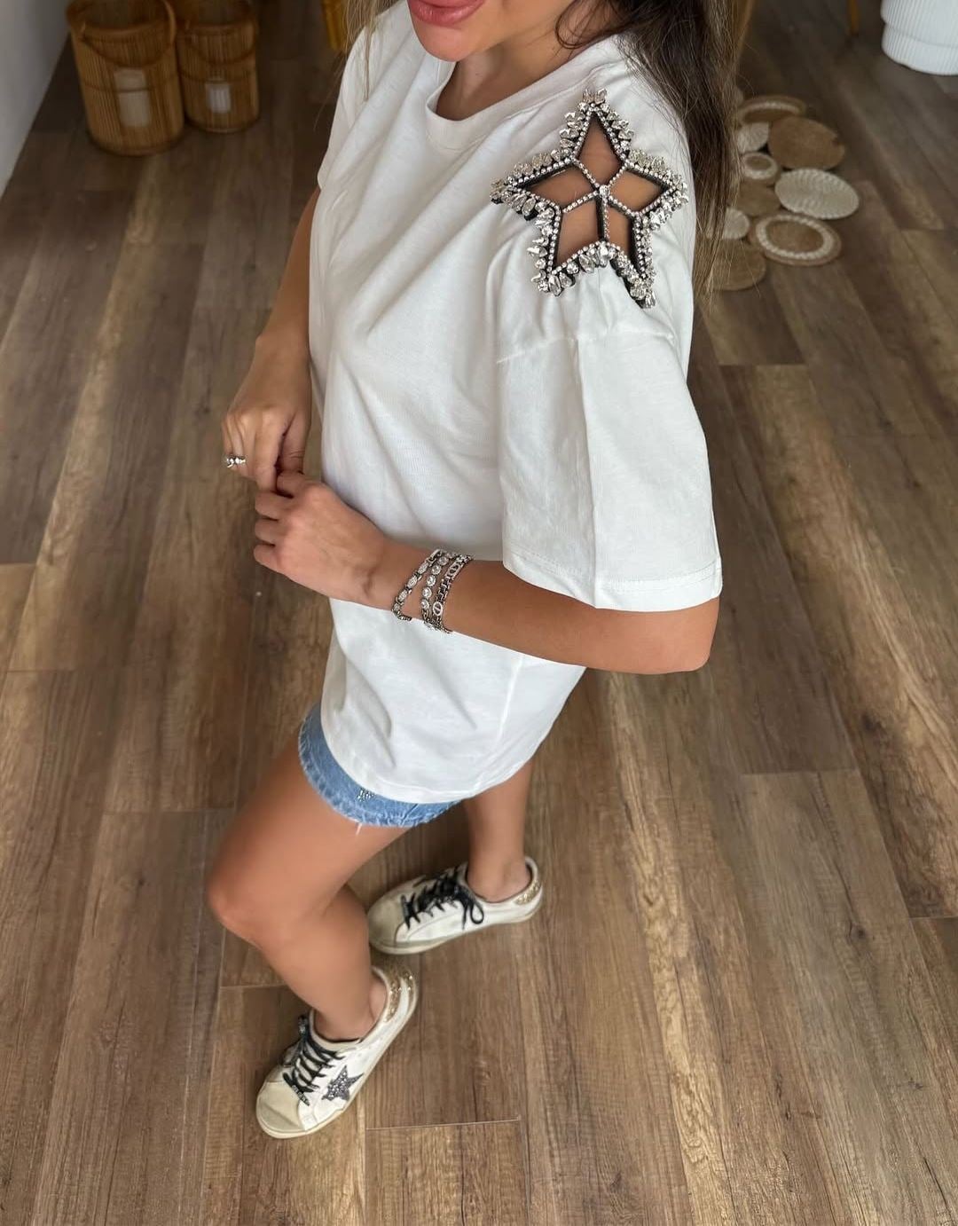 İPKYL OMUZ TAŞLI BEYAZ TSHIRT 