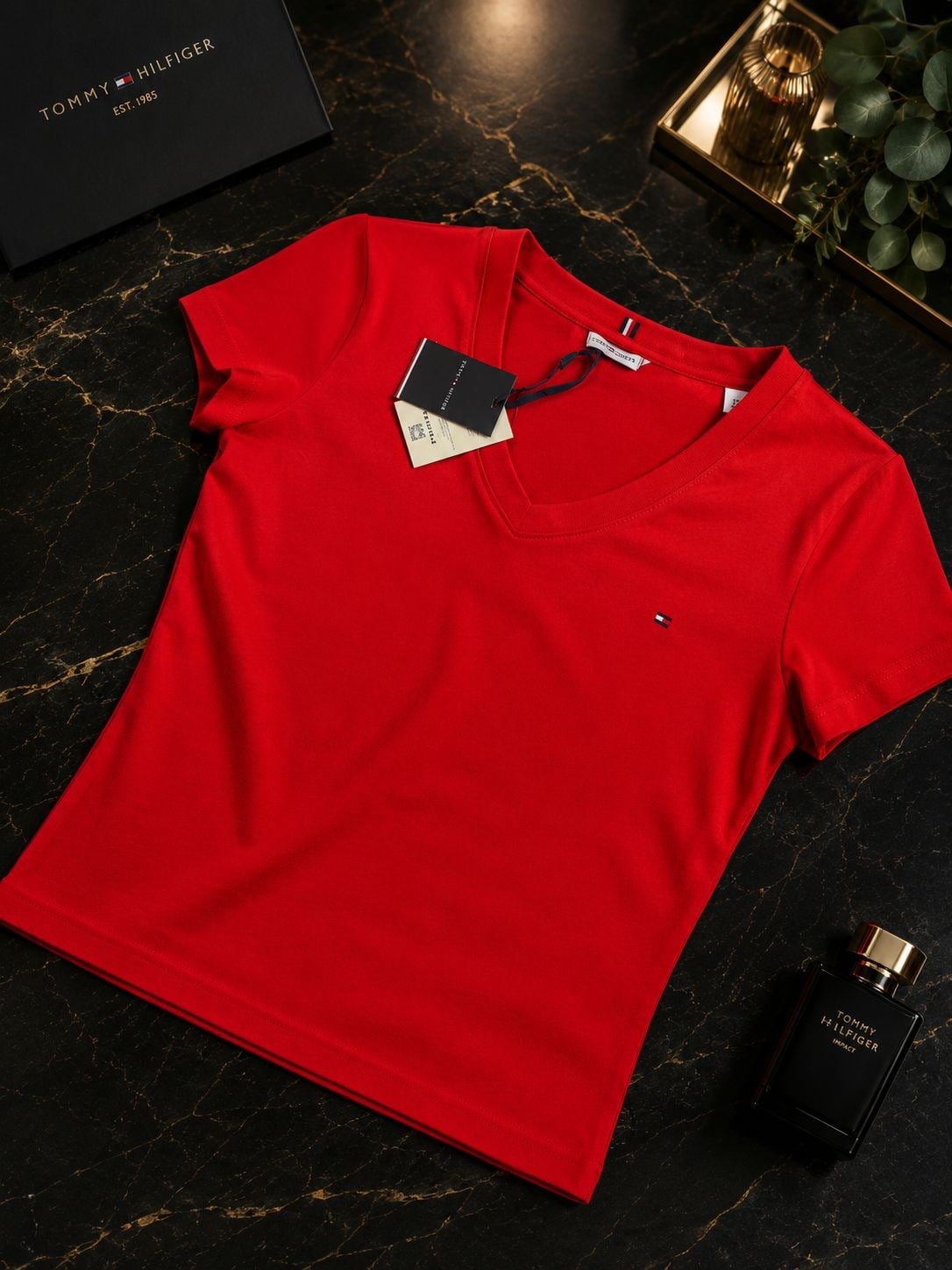 TH KIRMIZI V YAKA NAKIŞ KADIN TSHIRT 
