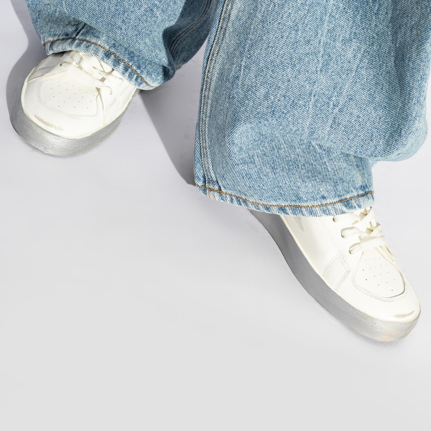  WHITE SILVER