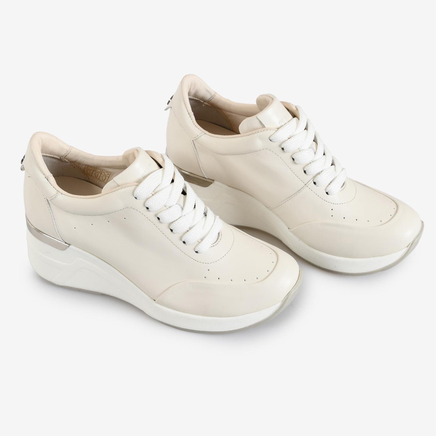 Bej Deri Dolgu Topuk Kadın Ayakkabı