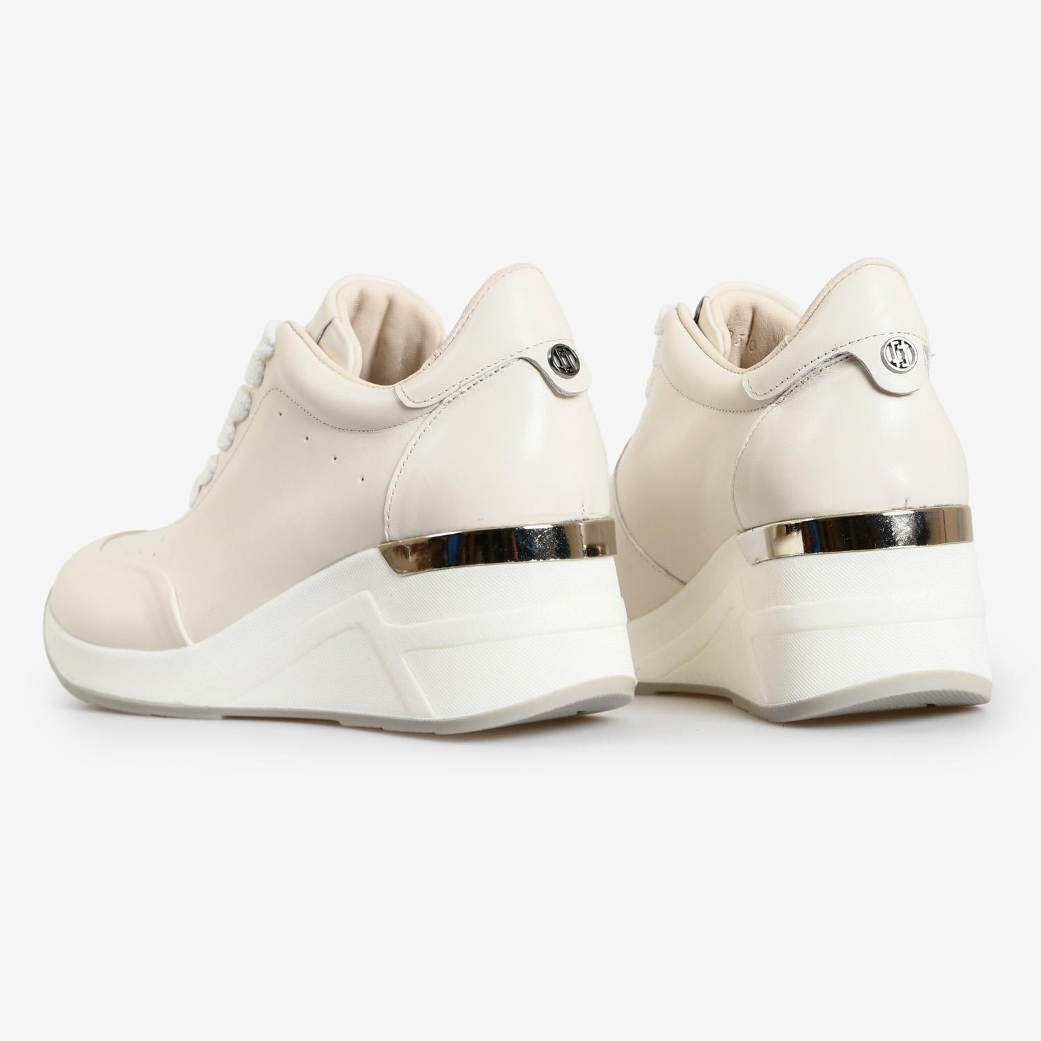 Bej Deri Dolgu Topuk Kadın Ayakkabı