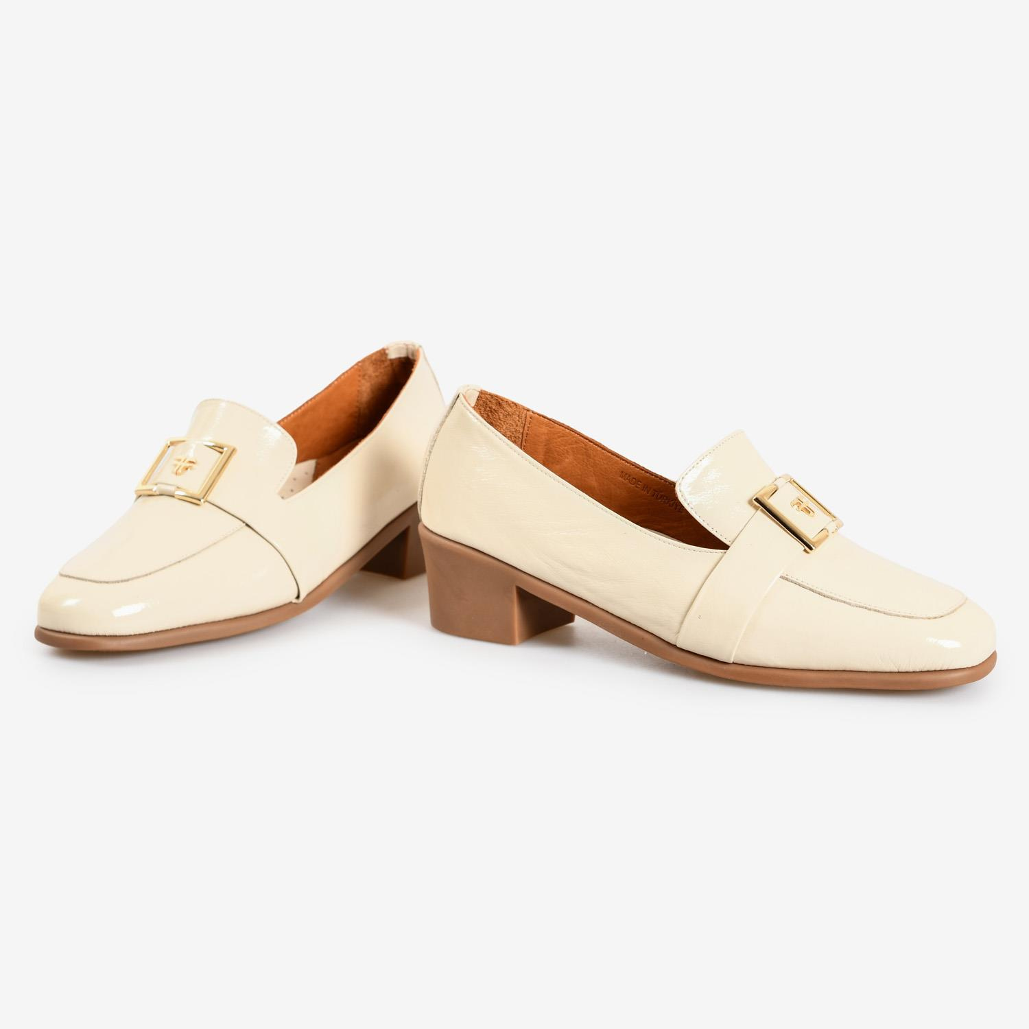 Bej Rugan Toka Detaylı Topuklu Kadın Loafer