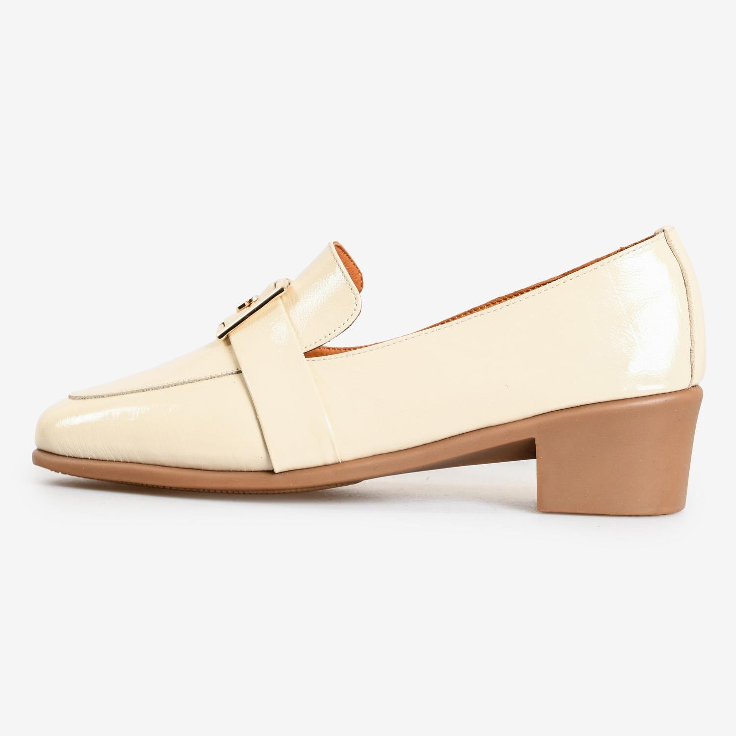 Bej Rugan Toka Detaylı Topuklu Kadın Loafer
