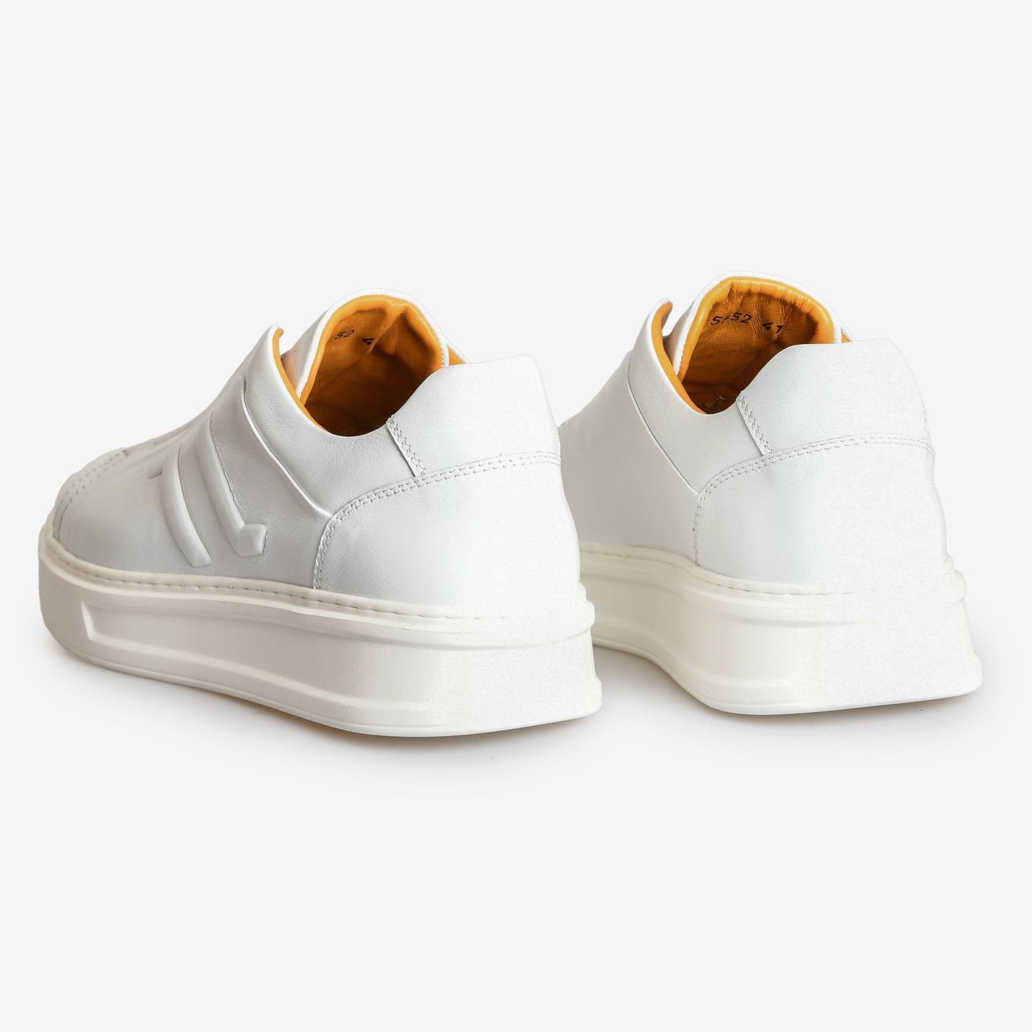 Beyaz Deri Bağcıksız Erkek Spor Ayakkabı