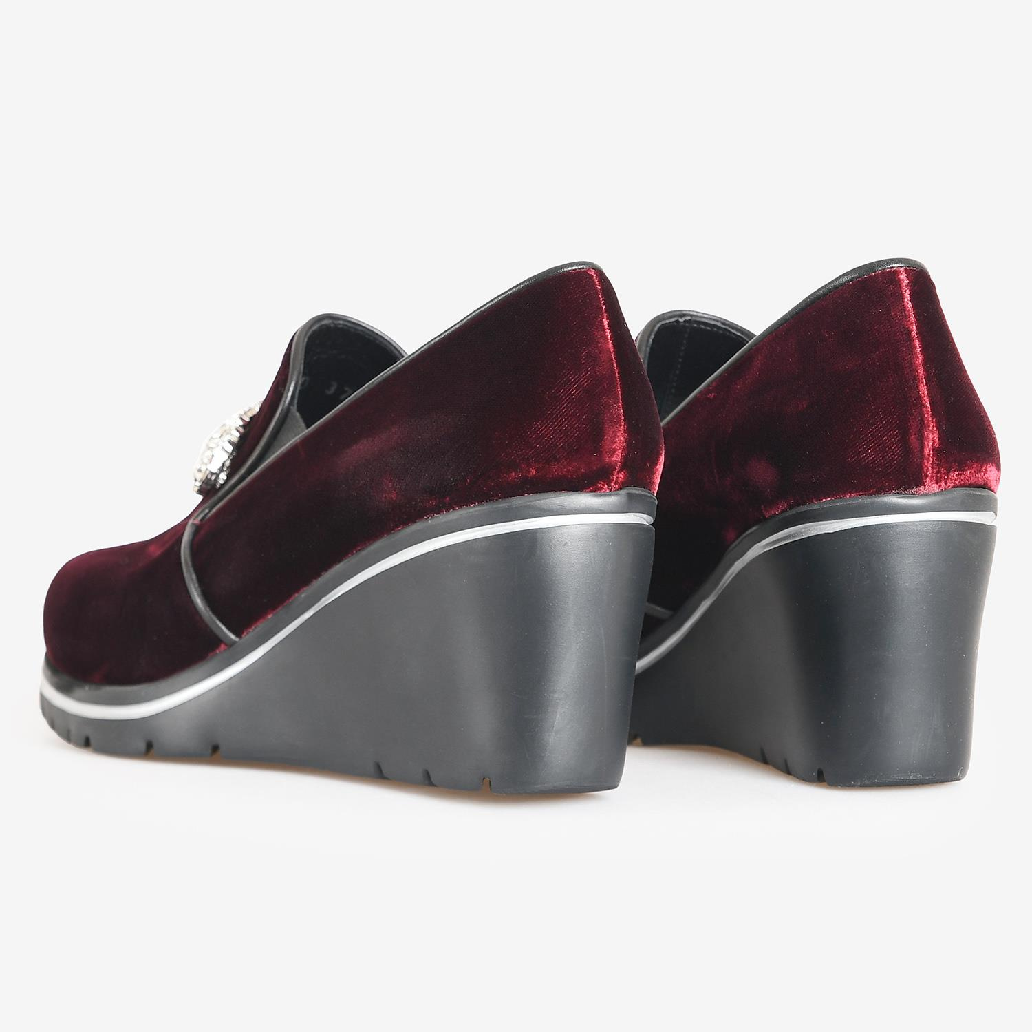 Bordo Kadife Taşlı Dolgu Topuk Kadın Loafer