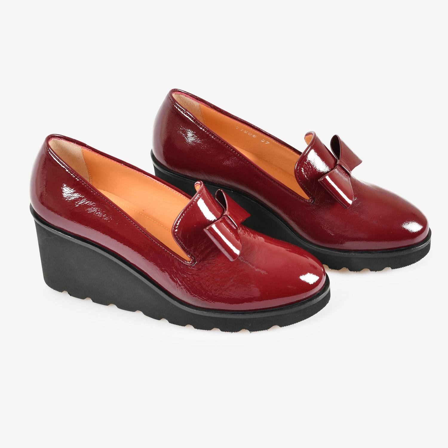 Bordo Kırışık Rugan Fiyonklu Dolgu Topuk Kadın Loafer 