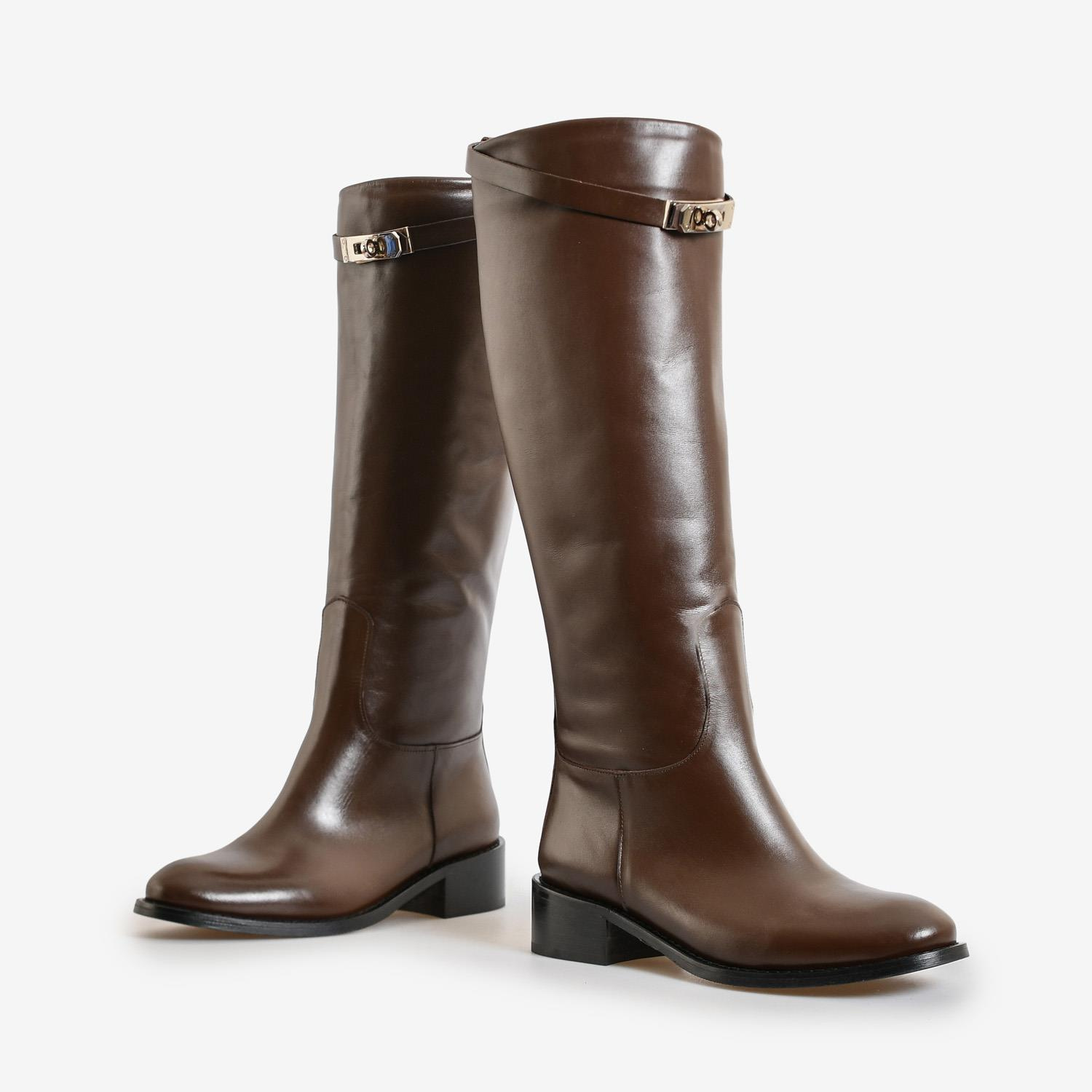 Kahve Deri Tokalı Kadın Çizme