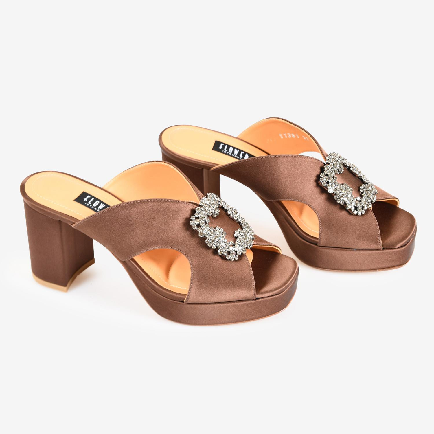 Kahve Saten Tokalı Yüksek Taban Kadın Abiye Terlik