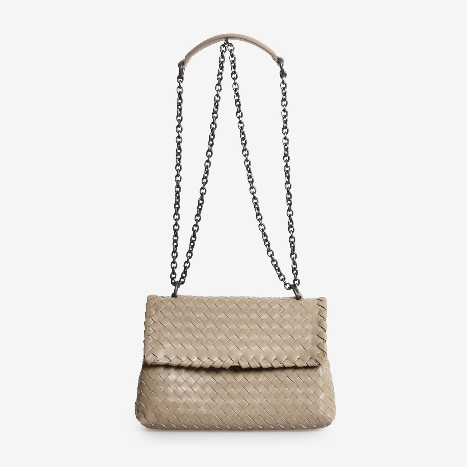 Kum Örgü Deri Kadın Askılı Çanta