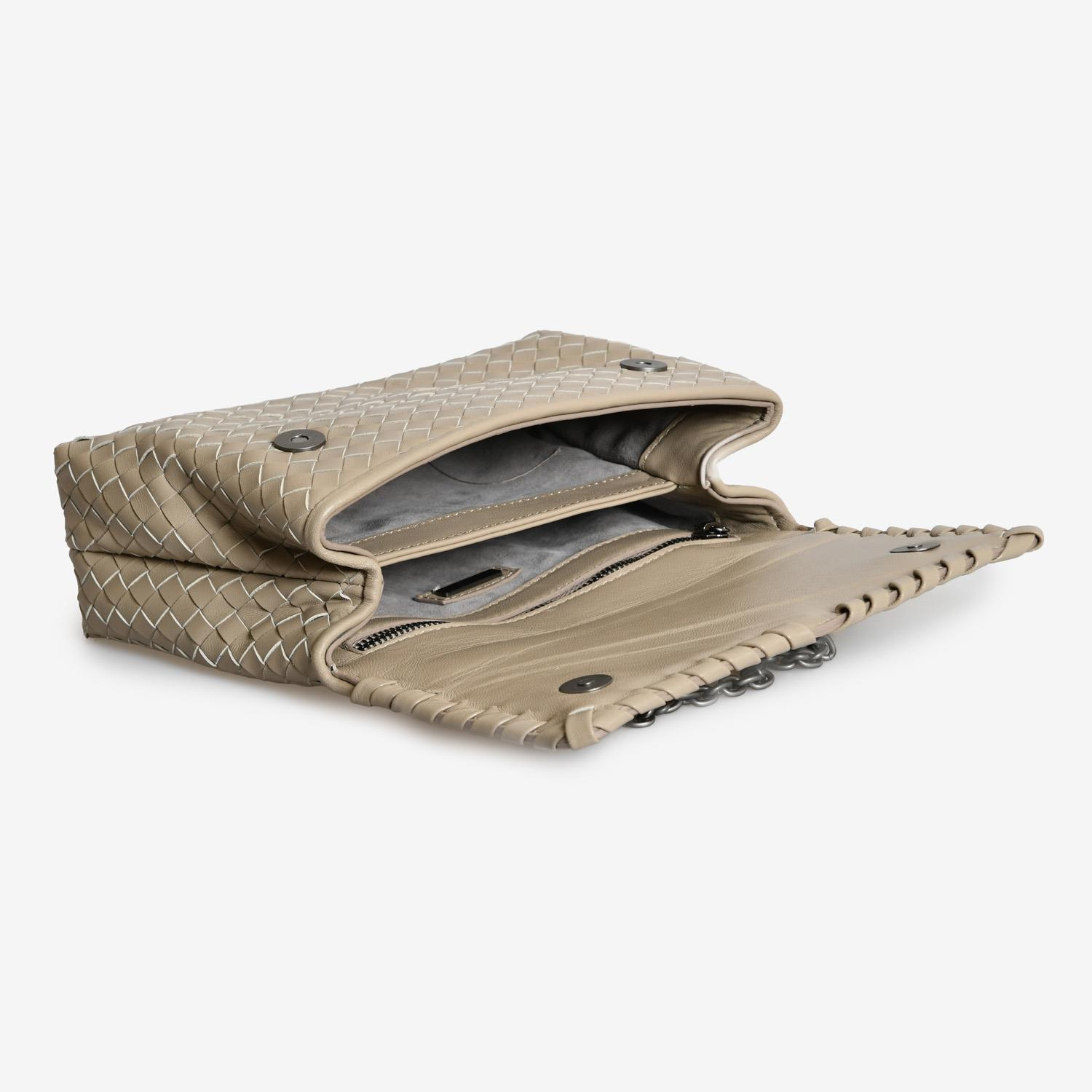 Kum Örgü Deri Kadın Askılı Çanta