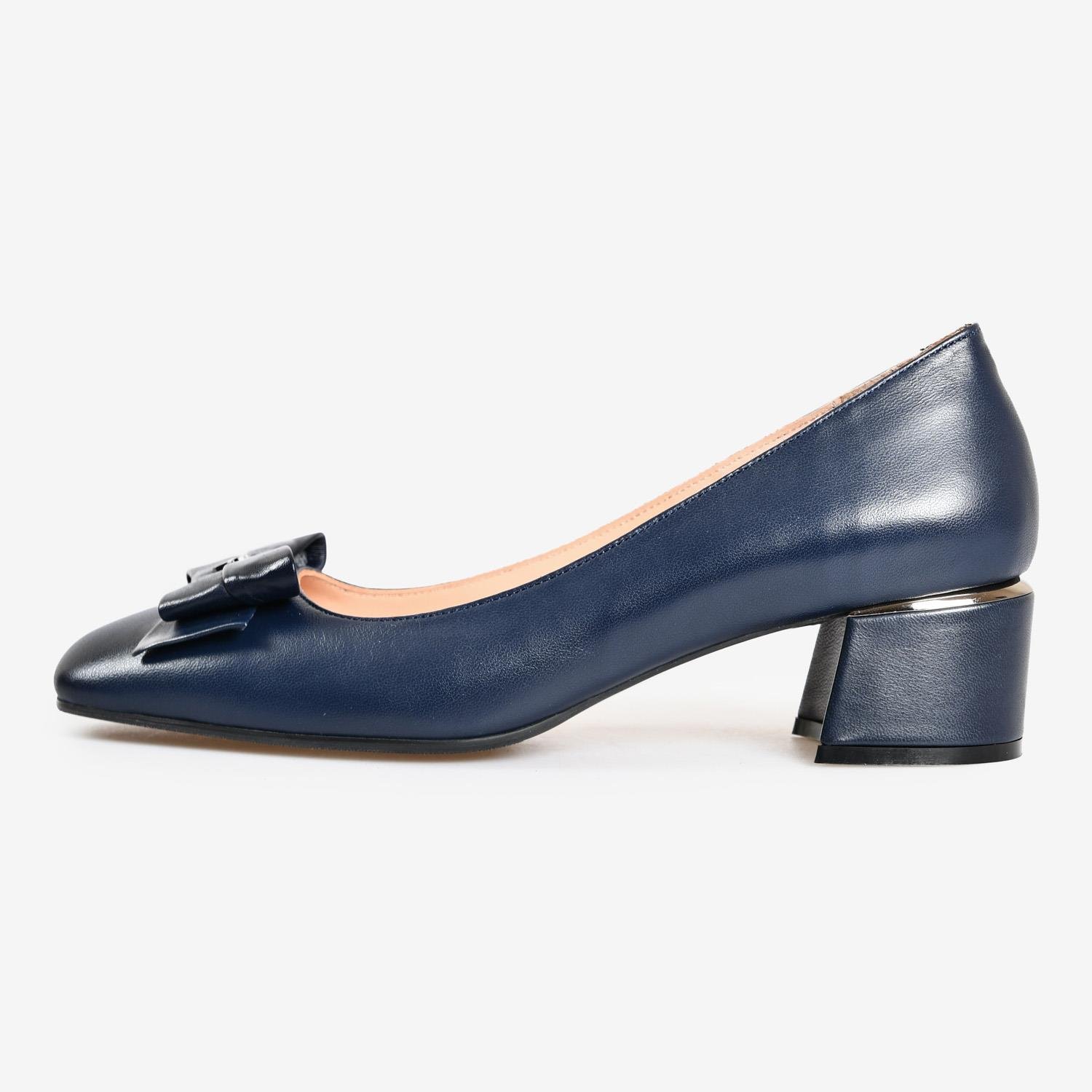 Lacivert Deri Fiyonk Detaylı Kadın Abiye Ayakkabı