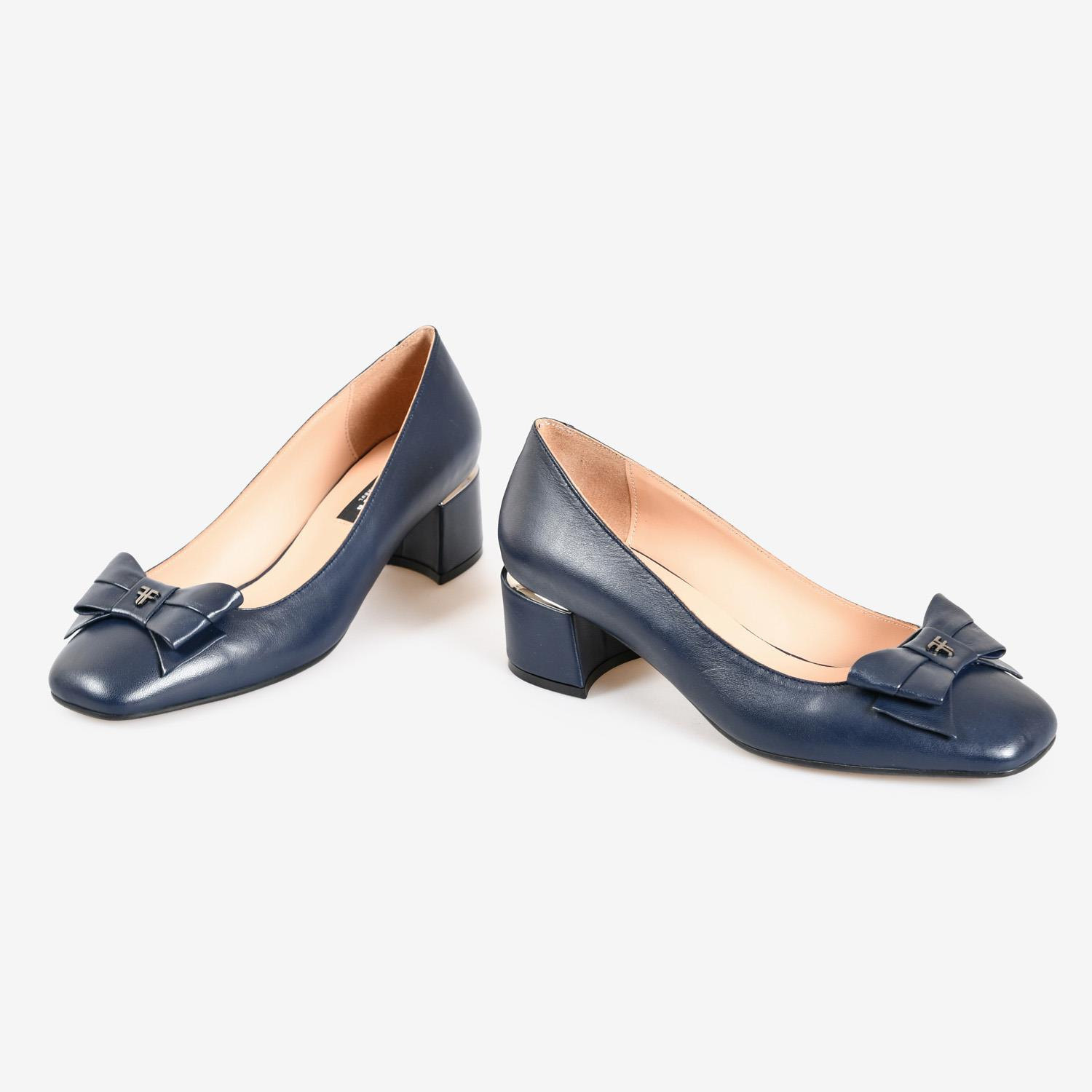 Lacivert Deri Fiyonk Detaylı Kadın Abiye Ayakkabı