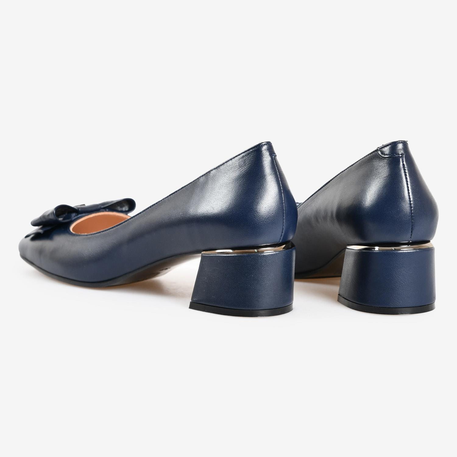 Lacivert Deri Fiyonk Detaylı Kadın Abiye Ayakkabı