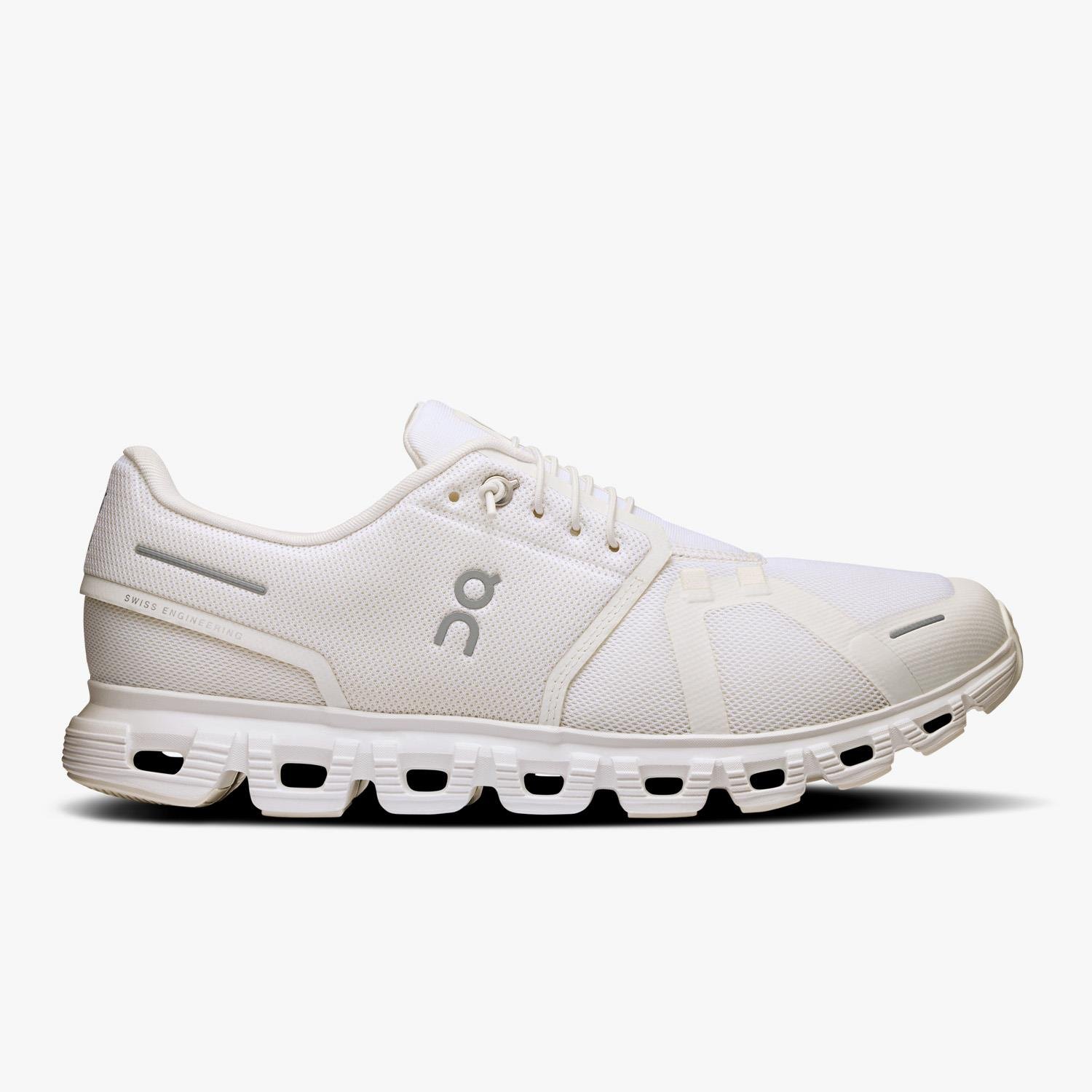 On Runnıng Beyaz Cloud 6 Kadın Koşu Ayakkabısı