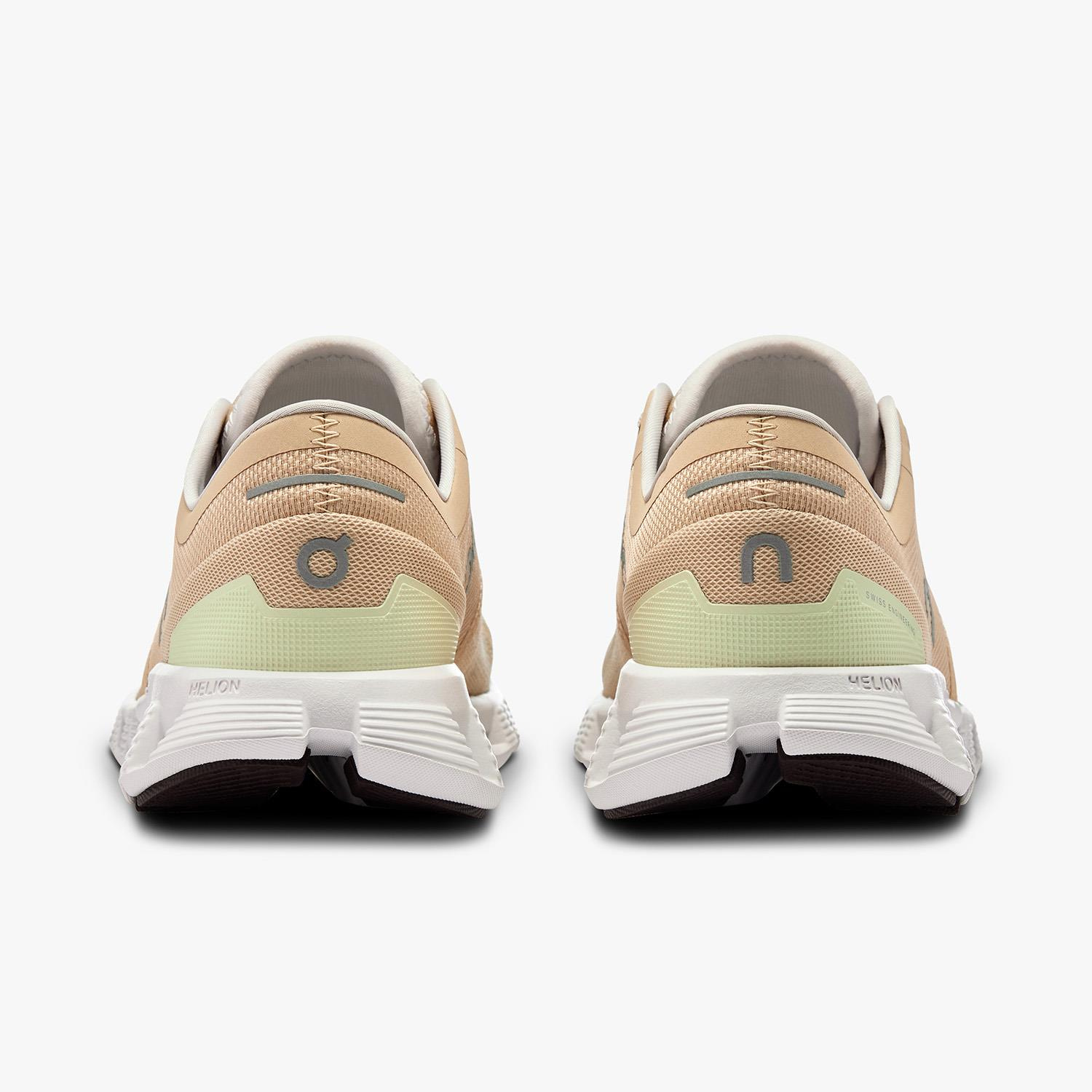 On Runnıng Cloud X 3 Hardal Kadın Spor Ayakkabı