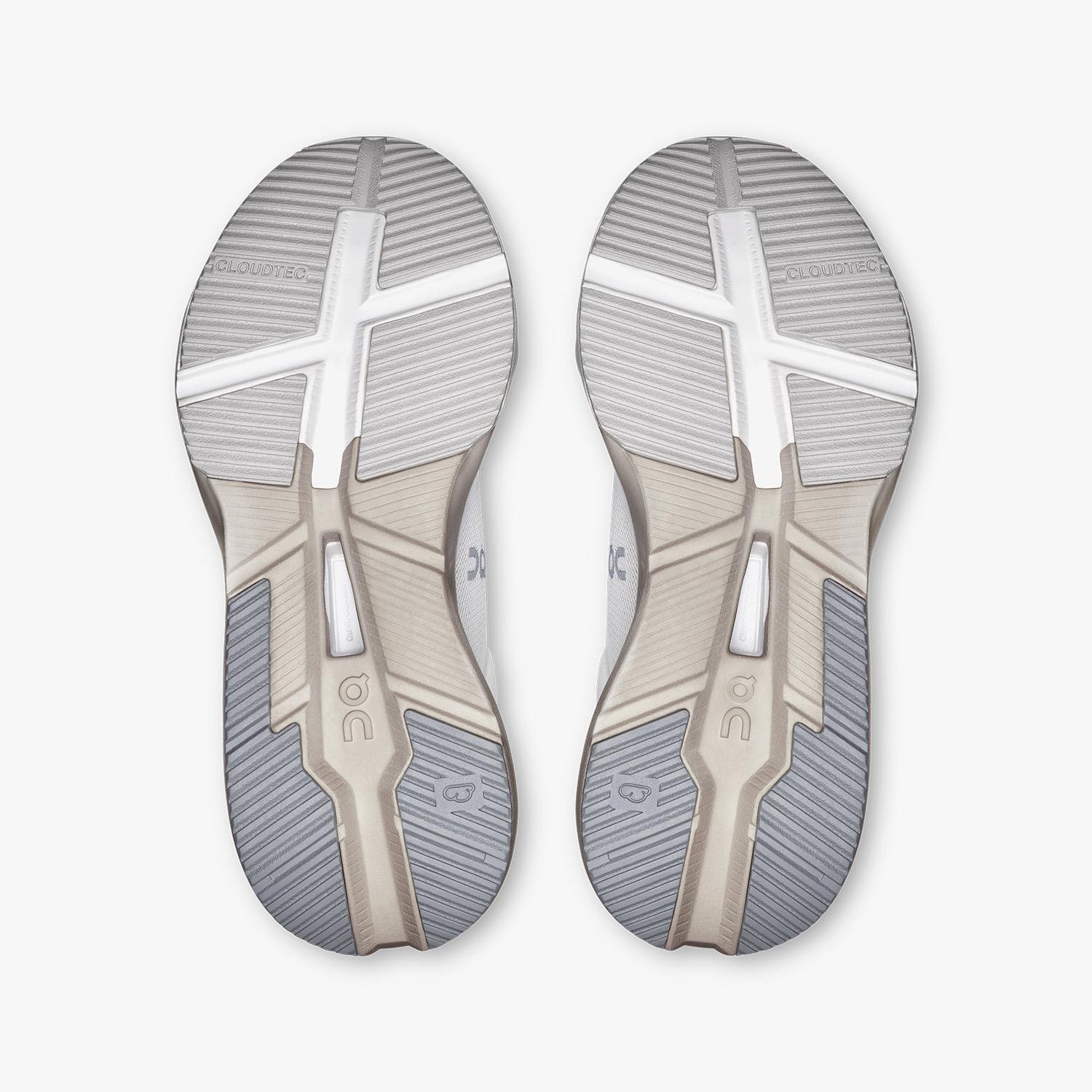 On Running Cloudnova X Beyaz Kadın Koşu Ayakkabısı