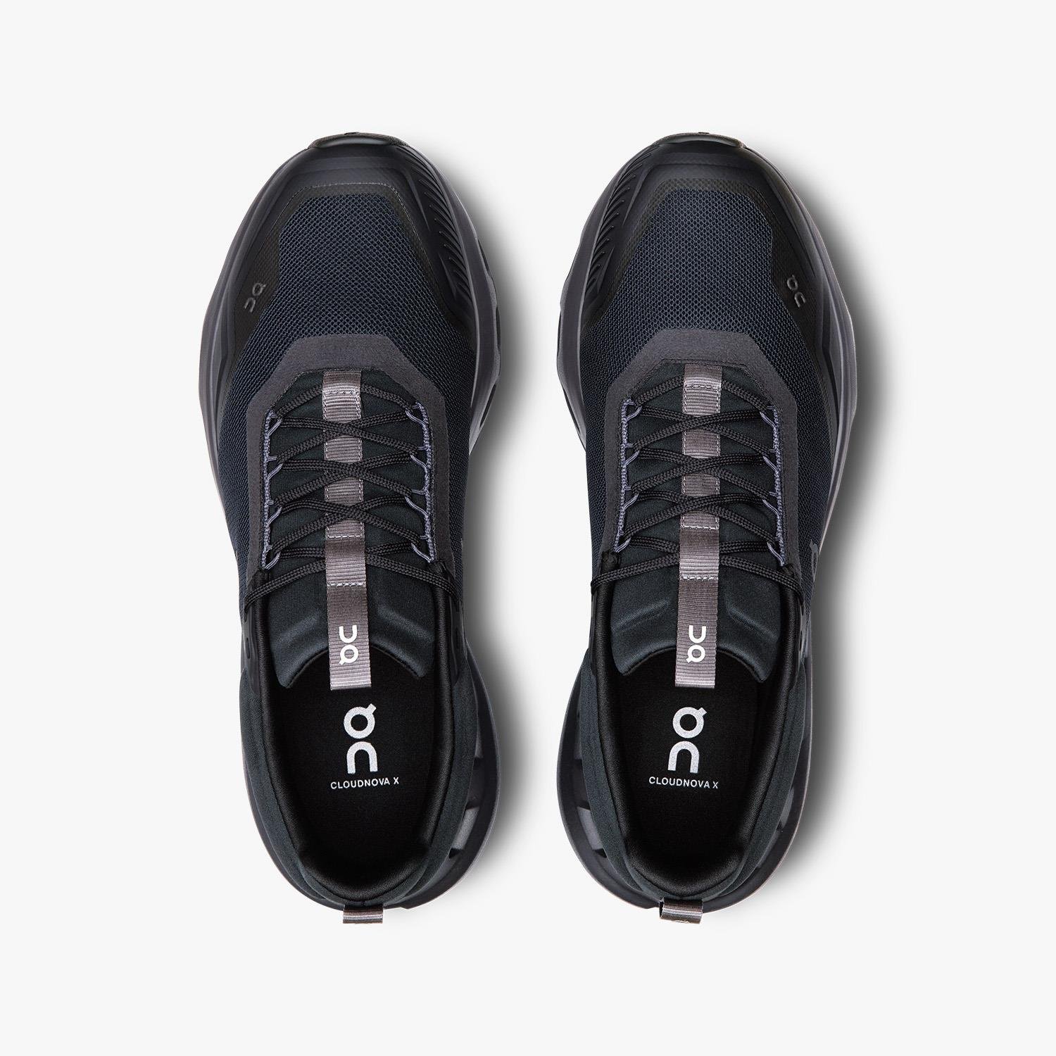 On Running Cloudnova X Siyah Erkek Koşu Ayakkabısı