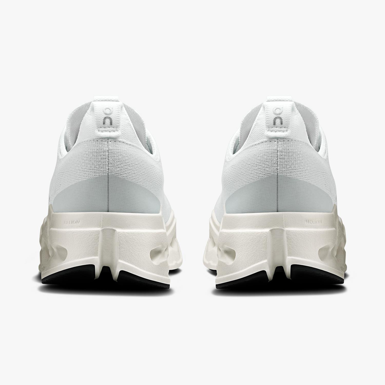 On Running Cloudsurfer Max Beyaz Kadın Koşu Ayakkabısı