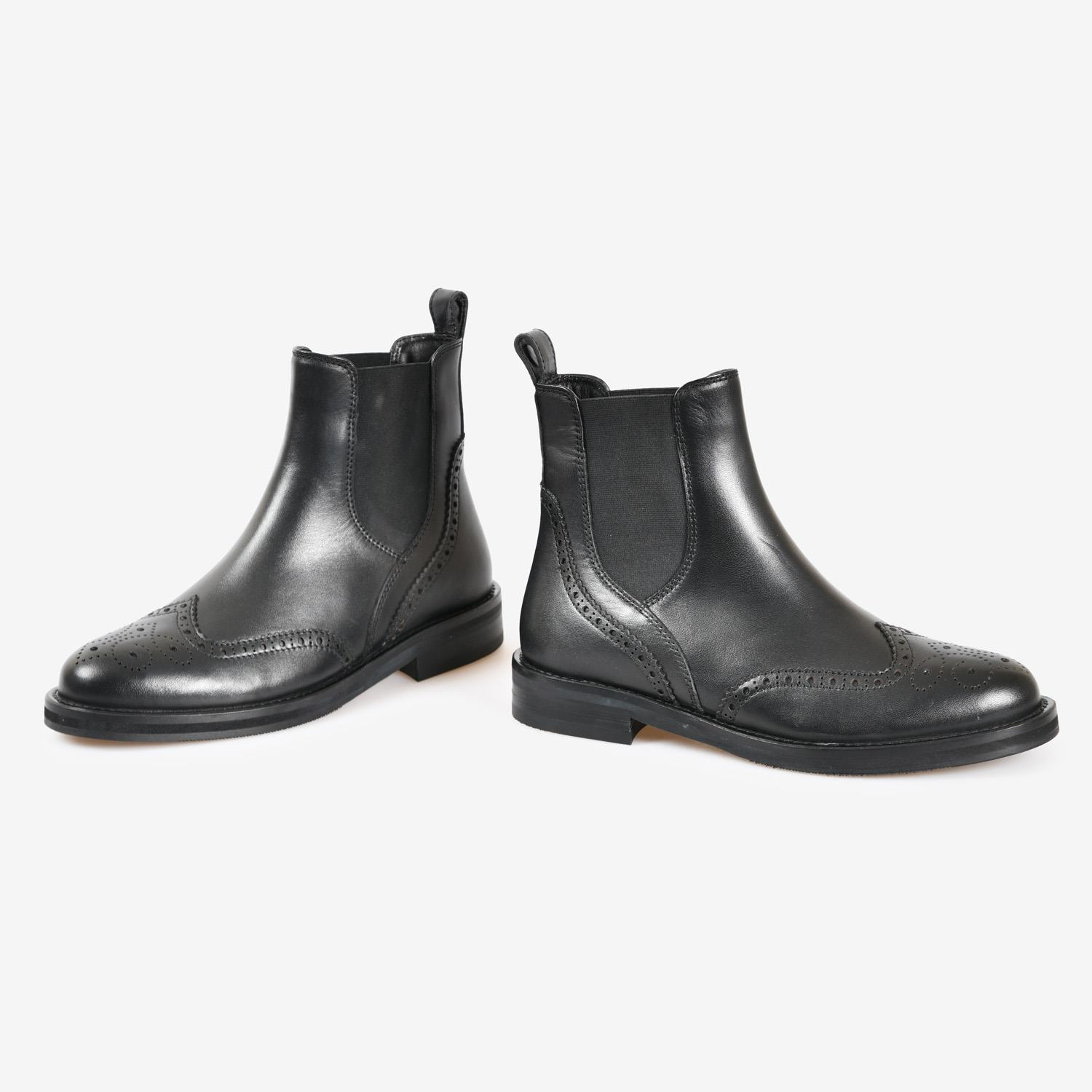 Siyah Deri Bağcıksız Düz Kadın Abiye Bot