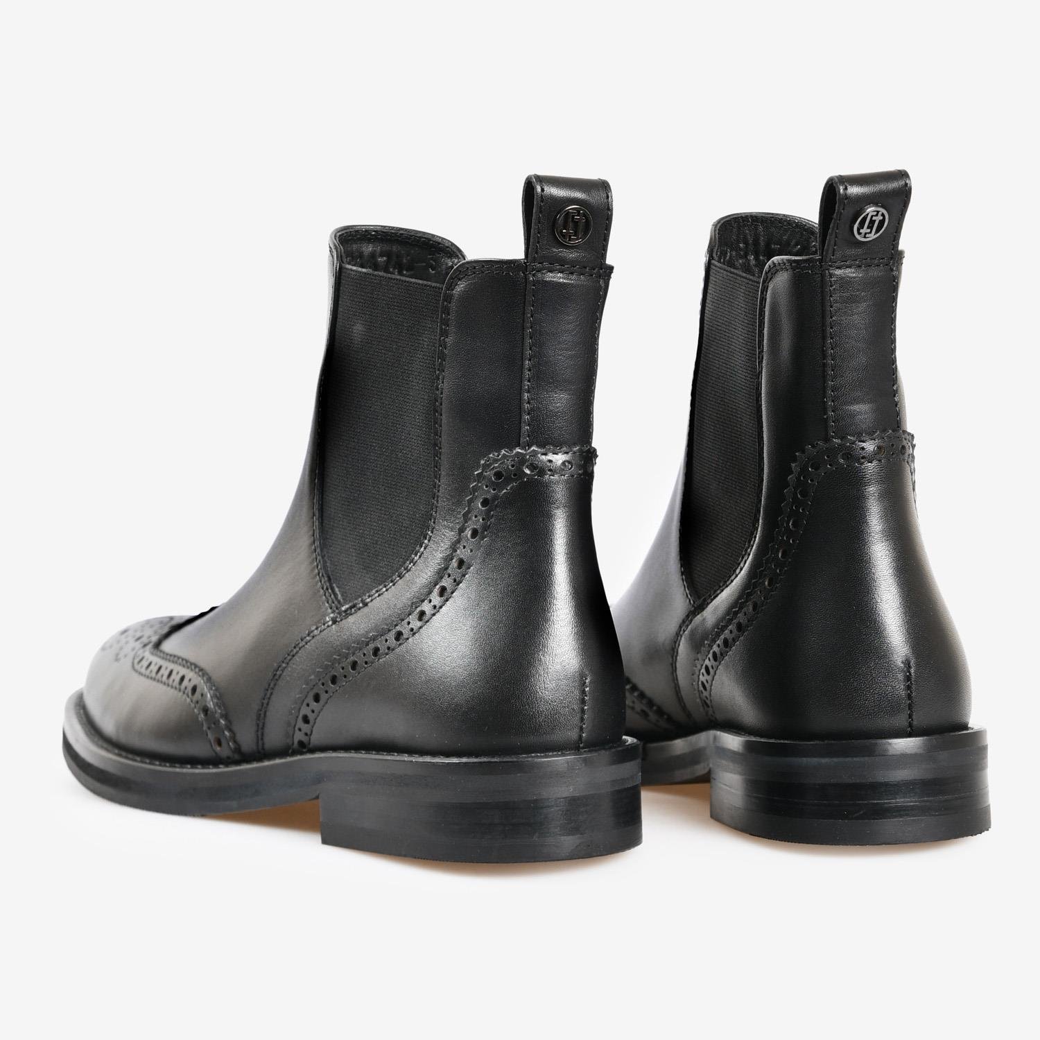 Siyah Deri Bağcıksız Düz Kadın Abiye Bot