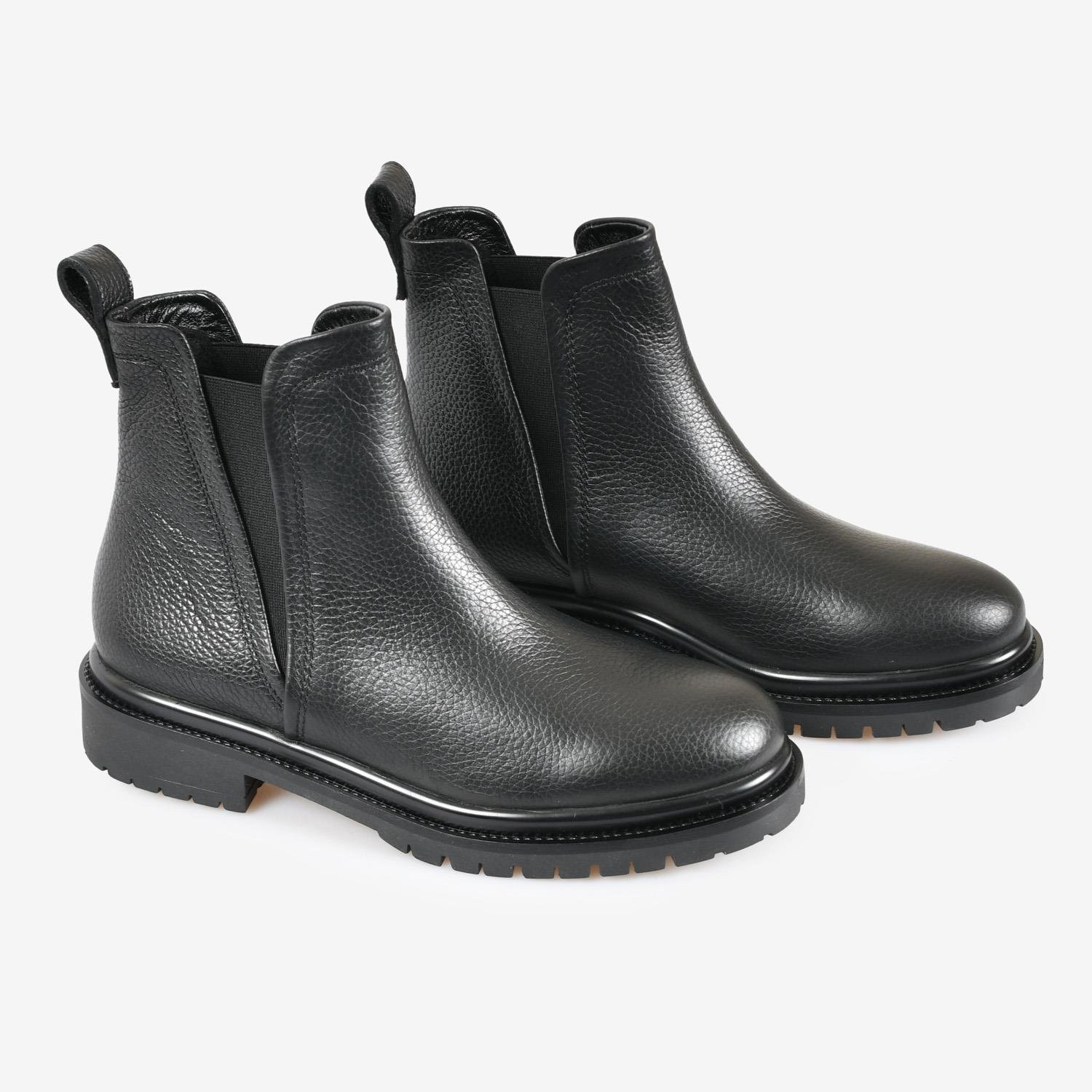 Siyah Deri Bağcıksız Düz Kadın Bot