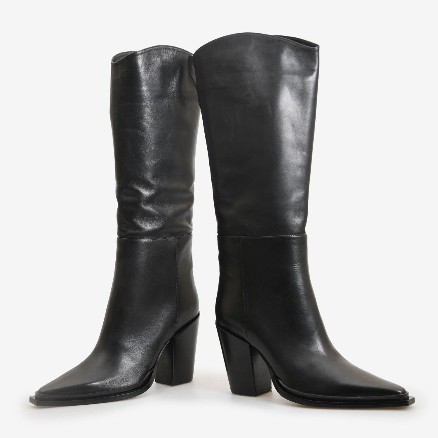 Siyah Deri Düz Kadın Çizme