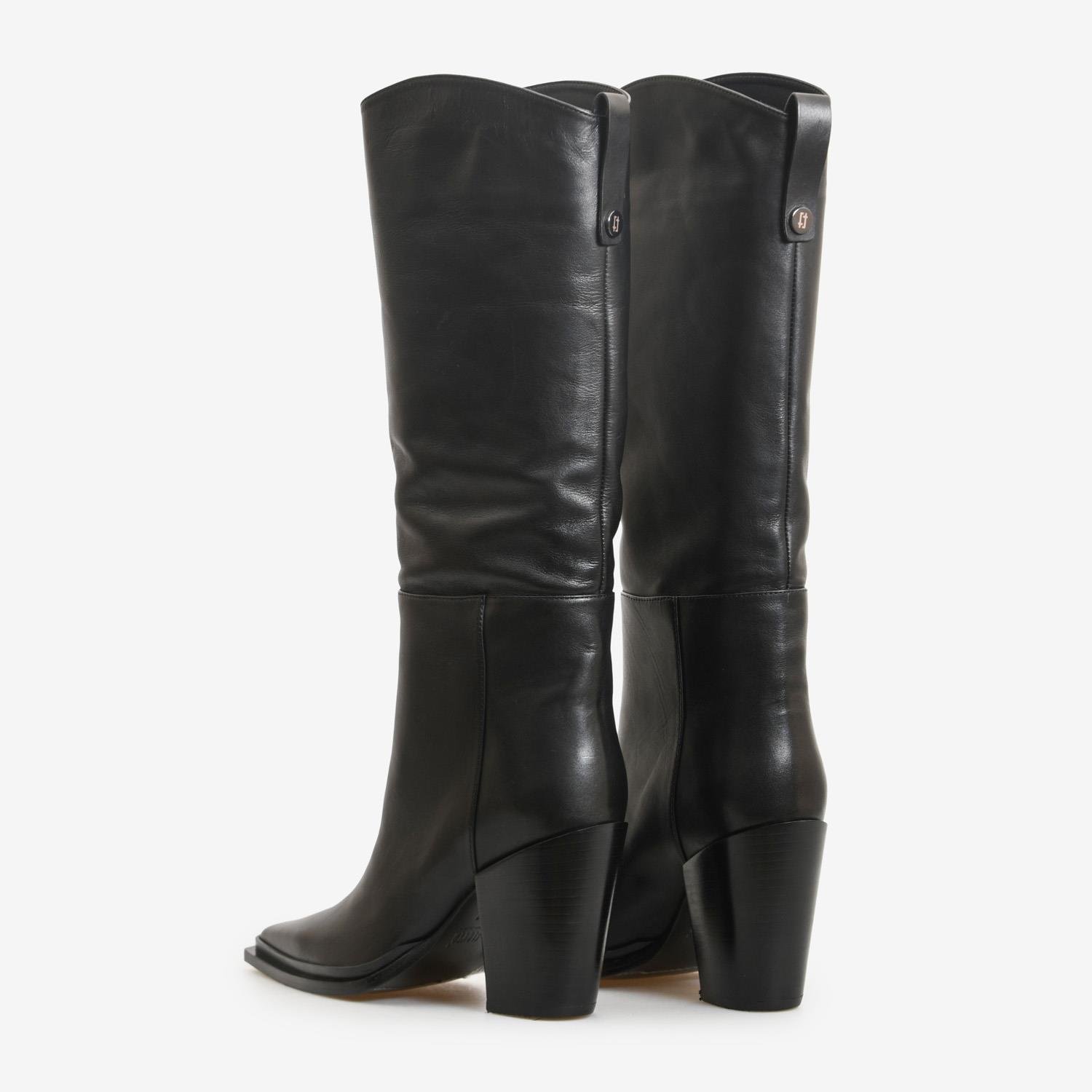 Siyah Deri Düz Kadın Çizme