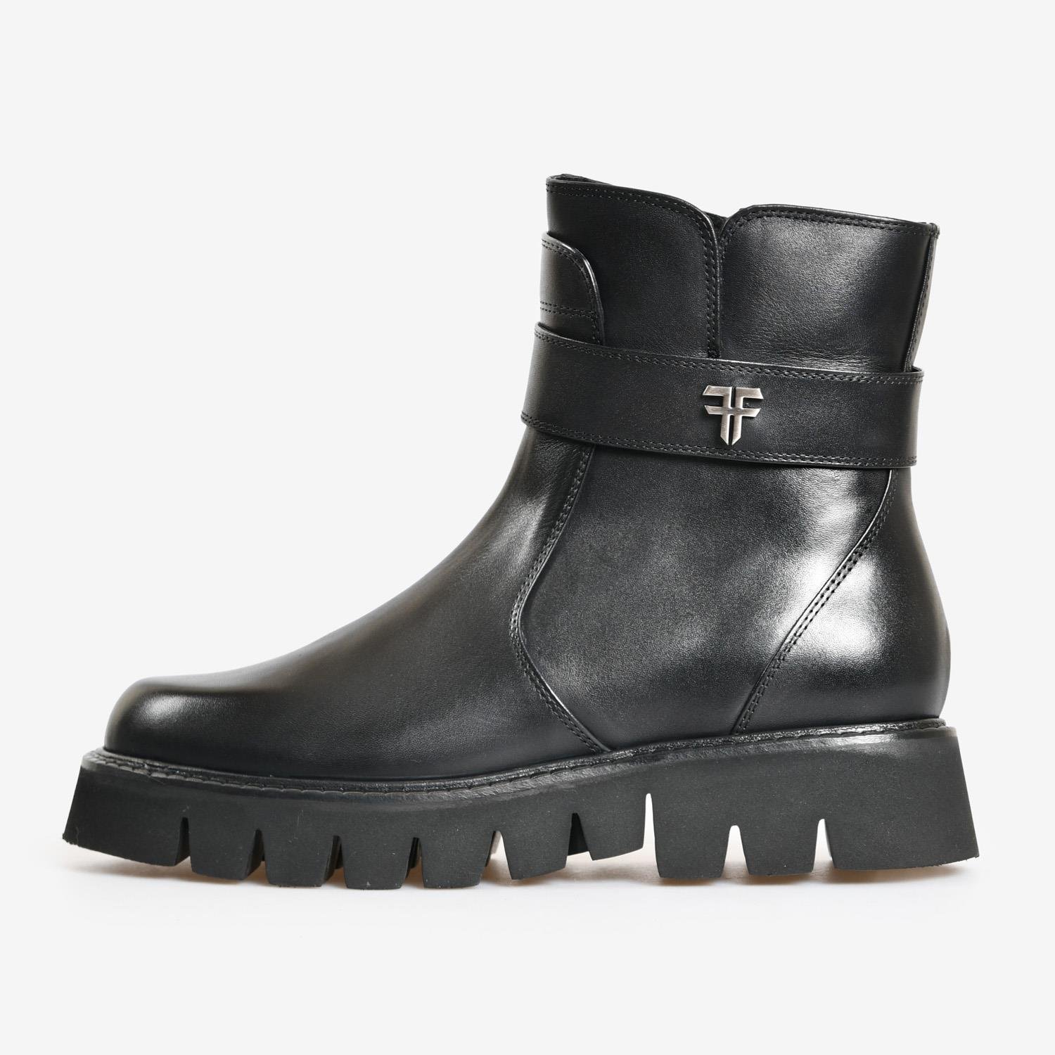 Siyah Deri FF Logo Detaylı Kadın Bot