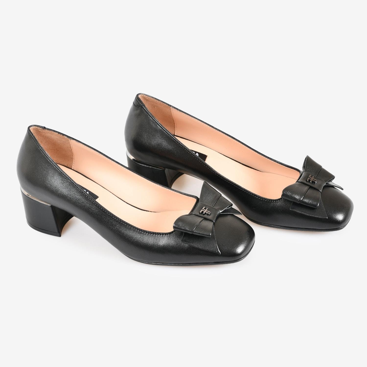 Siyah Deri Fiyonk Detaylı Kadın Abiye Ayakkabı