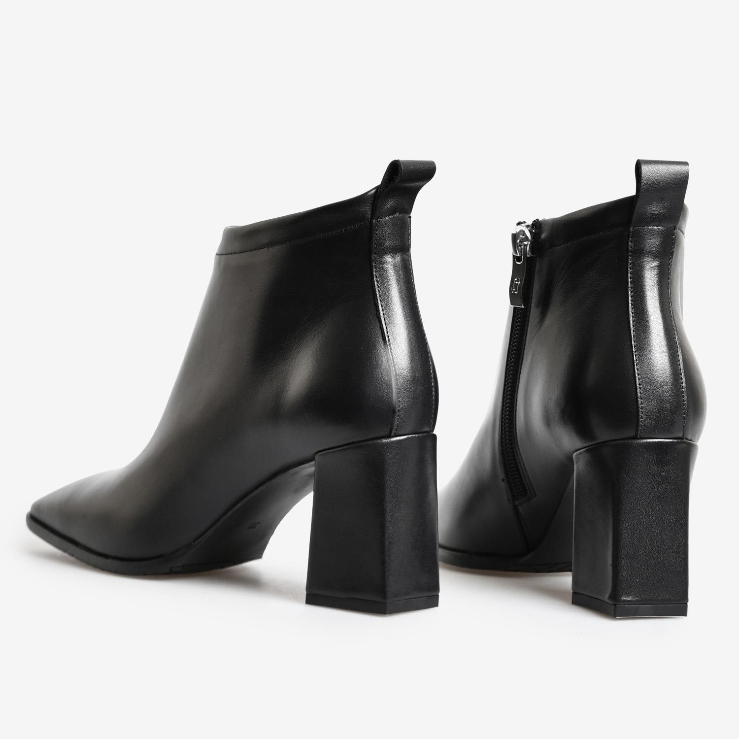 Siyah Deri Kadın Abiye Bot