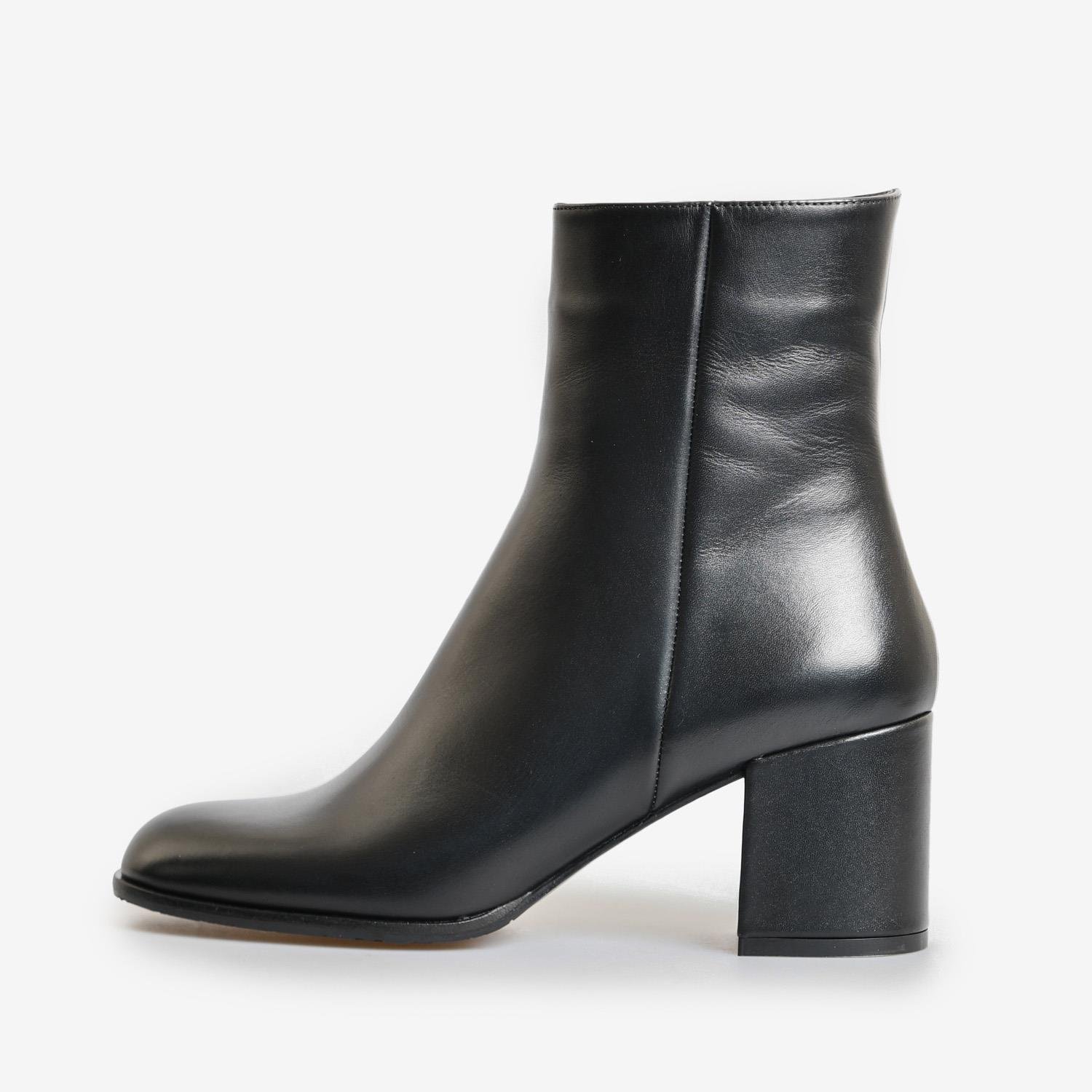 Siyah Deri Kadın Abiye Bot