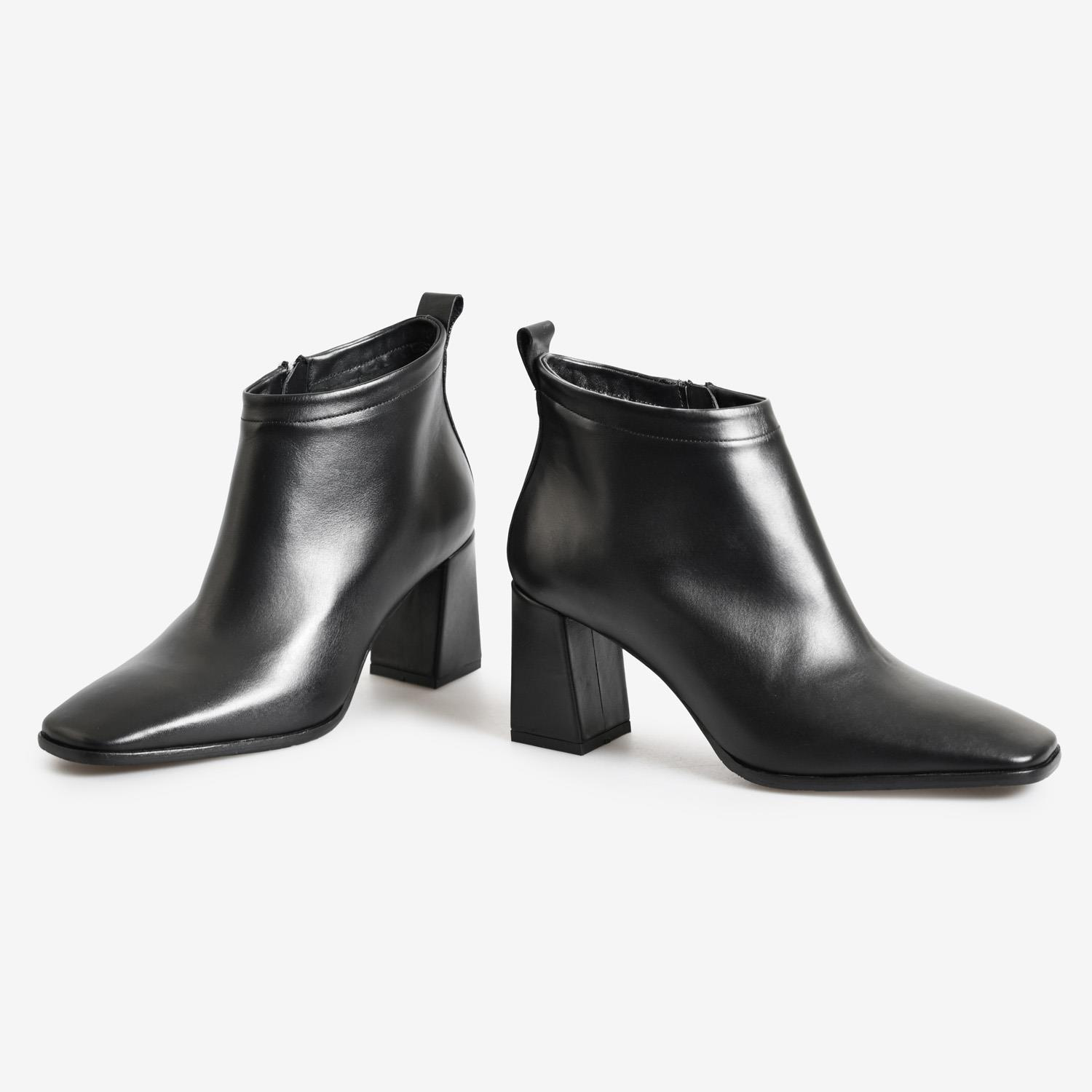 Siyah Deri Kadın Abiye Bot