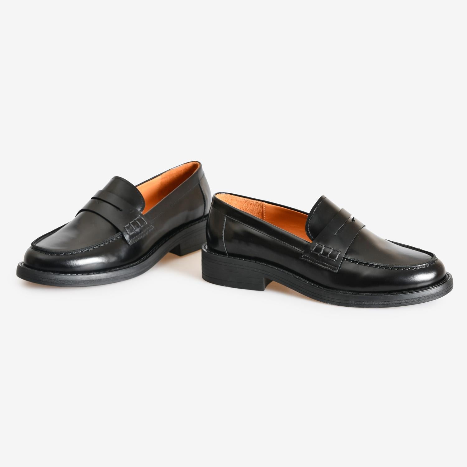 Siyah Deri Kadın Loafer