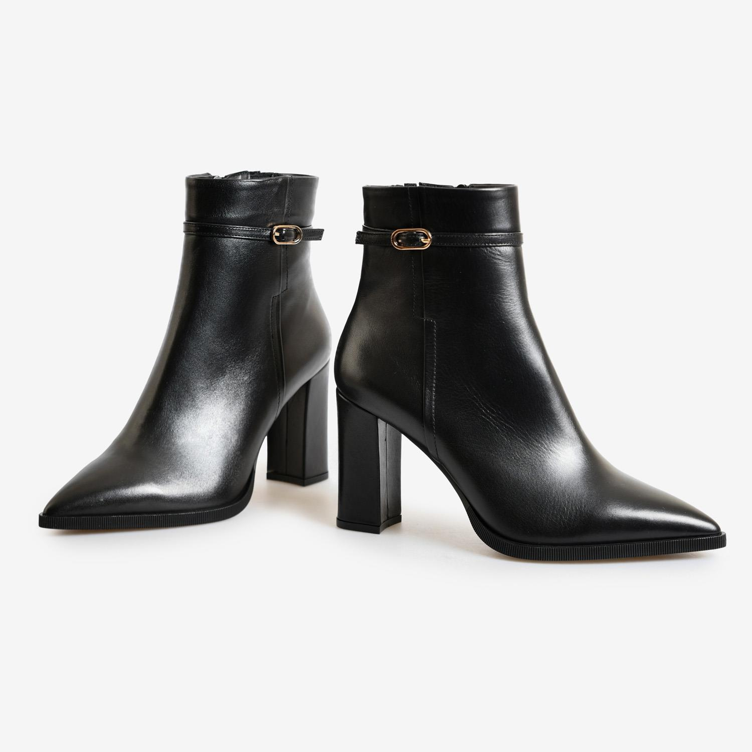 Siyah Deri Kemer Detaylı Kadın Abiye Bot