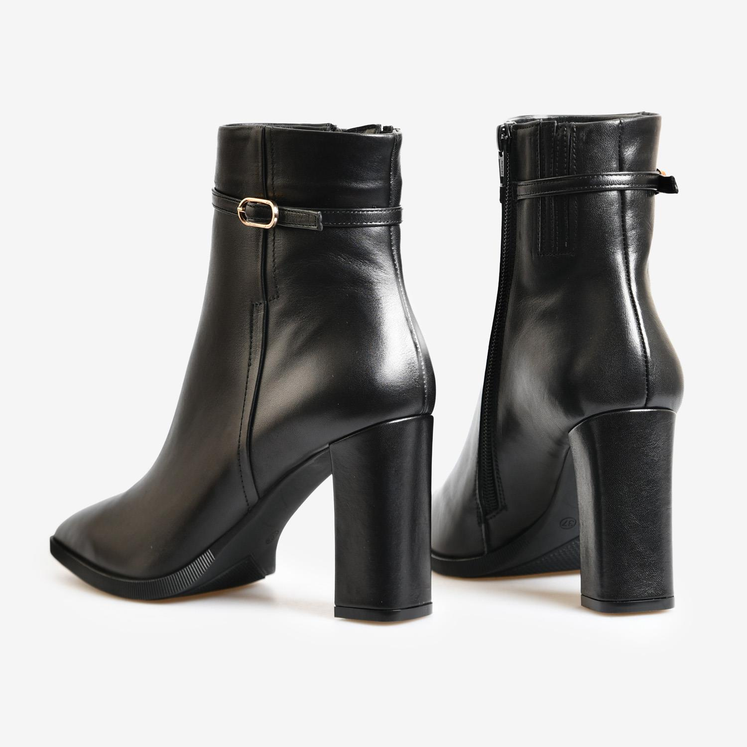 Siyah Deri Kemer Detaylı Kadın Abiye Bot