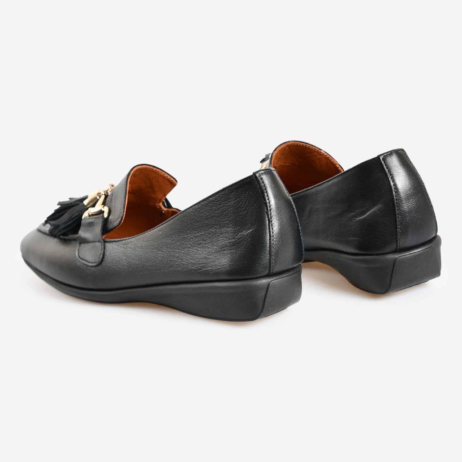 Siyah Deri Püsküllü Kadın Loafer
