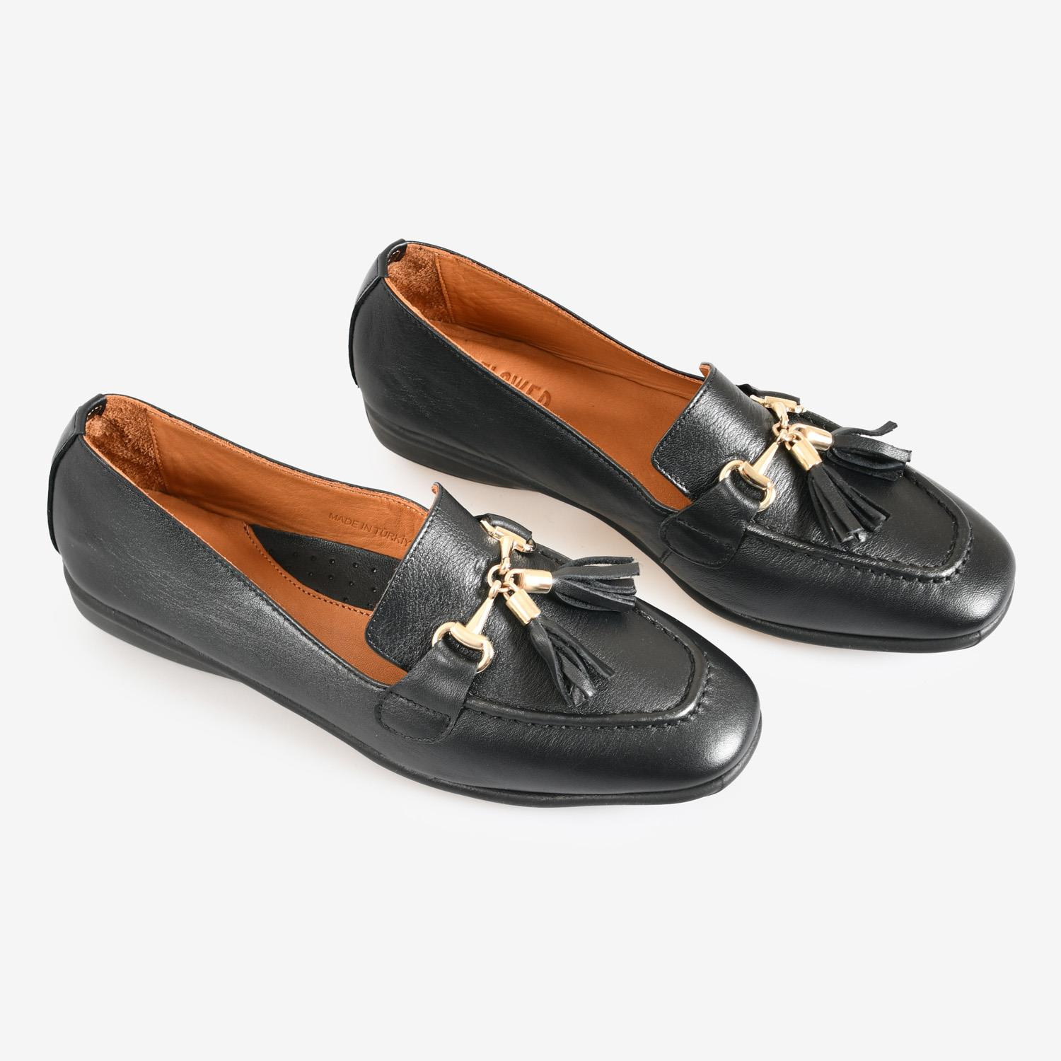 Siyah Deri Püsküllü Kadın Loafer