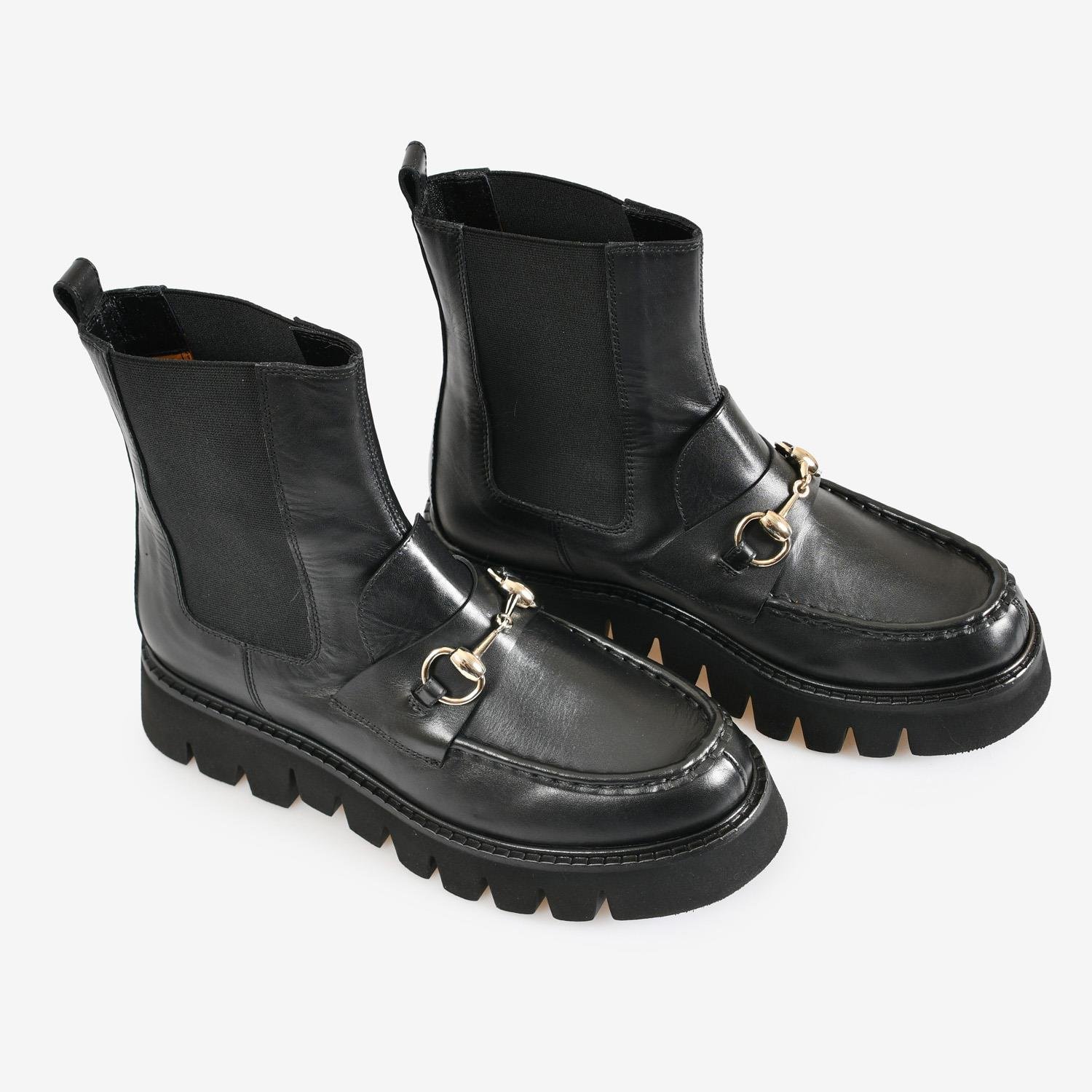 Siyah Deri Toka Detaylı Kadın Bot