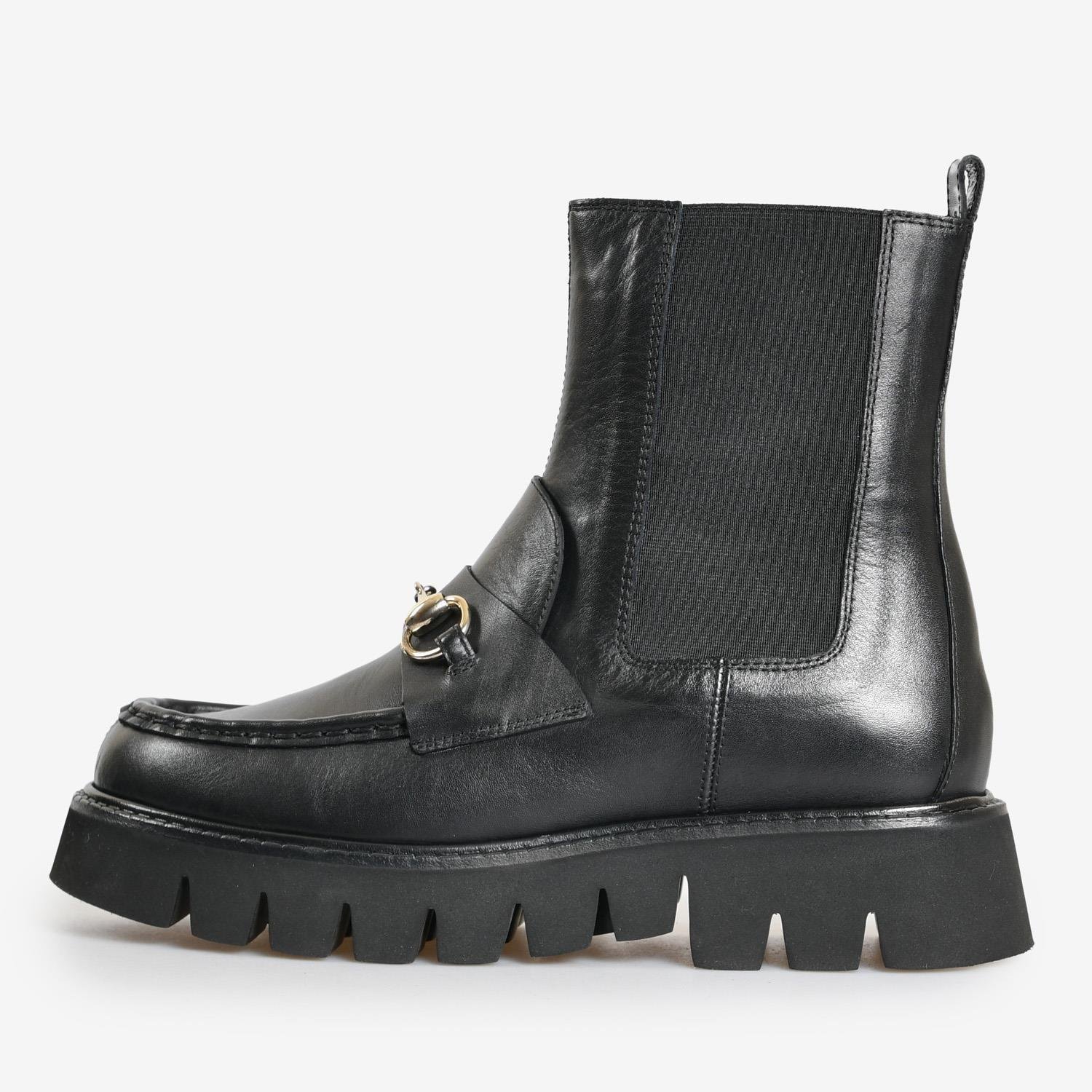 Siyah Deri Toka Detaylı Kadın Bot