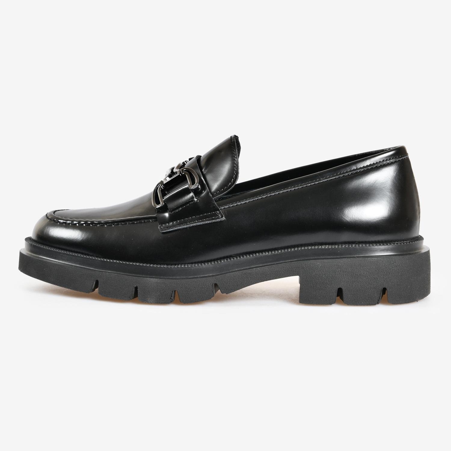 Siyah Deri Toka Detaylı Kadın Loafer