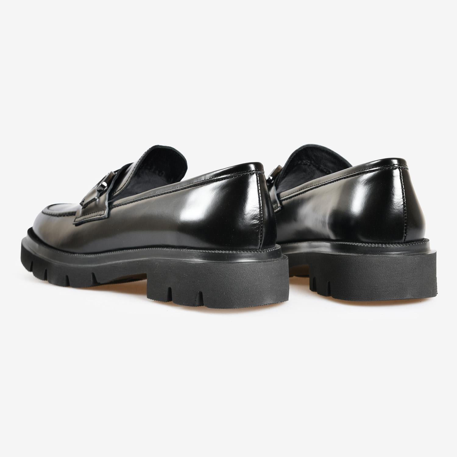 Siyah Deri Toka Detaylı Kadın Loafer